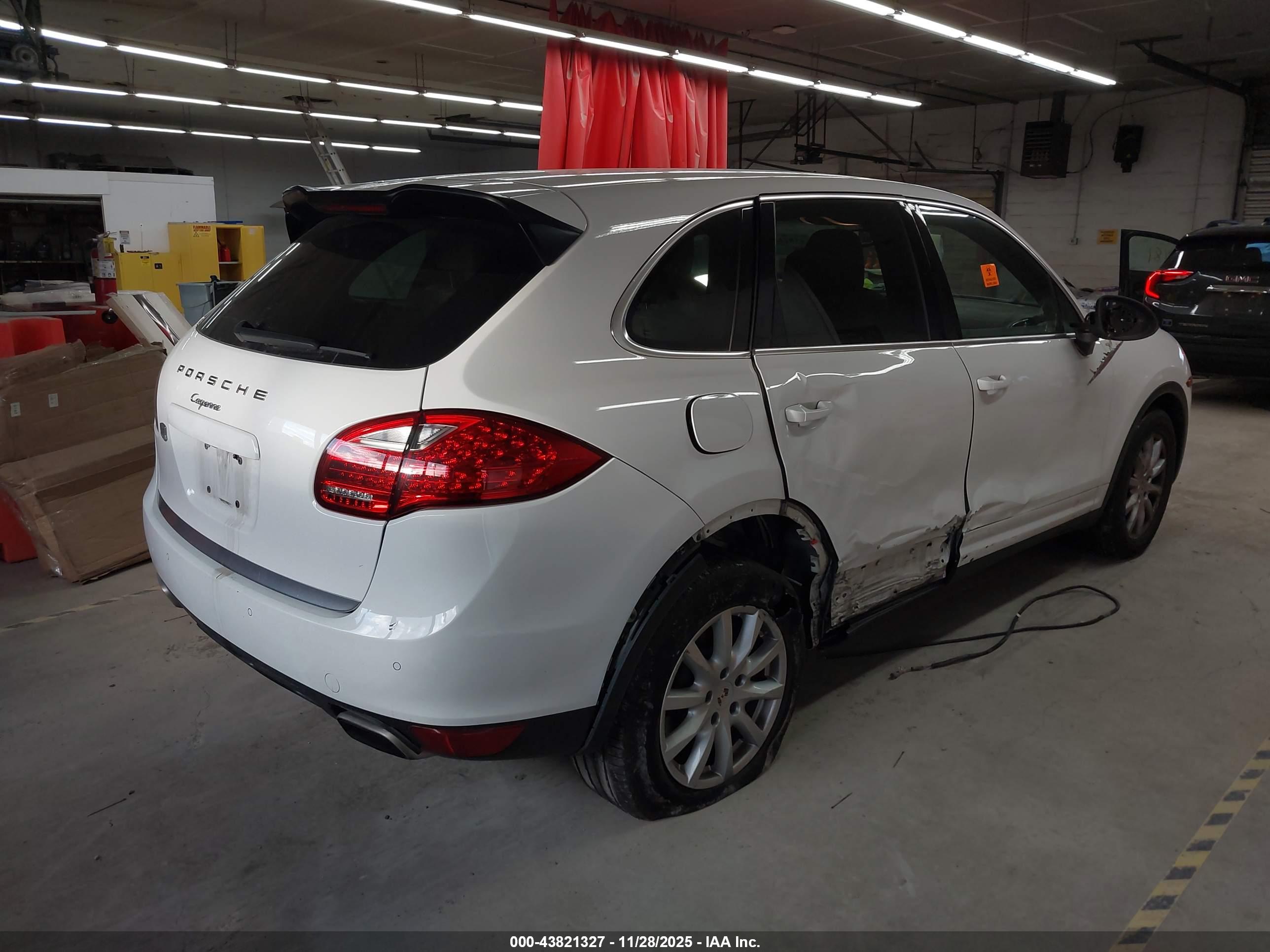 PORSCHE CAYENNE image 4