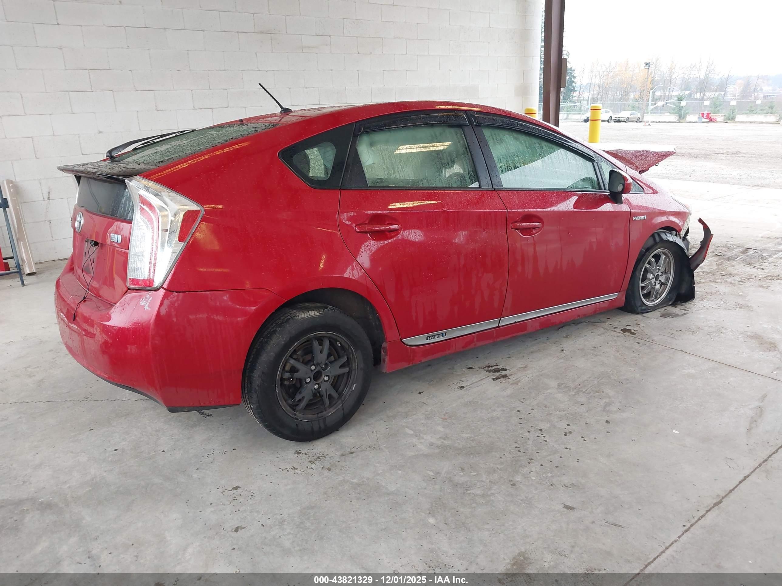 TOYOTA PRIUS image 4