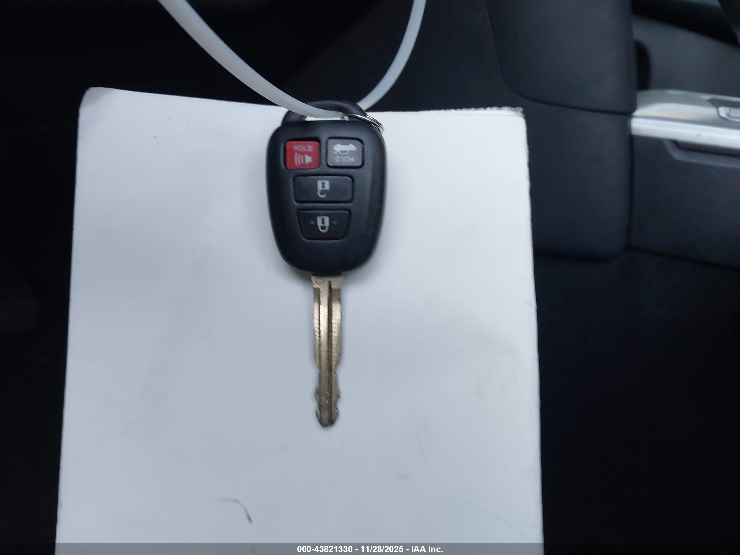 TOYOTA CAMRY image 11