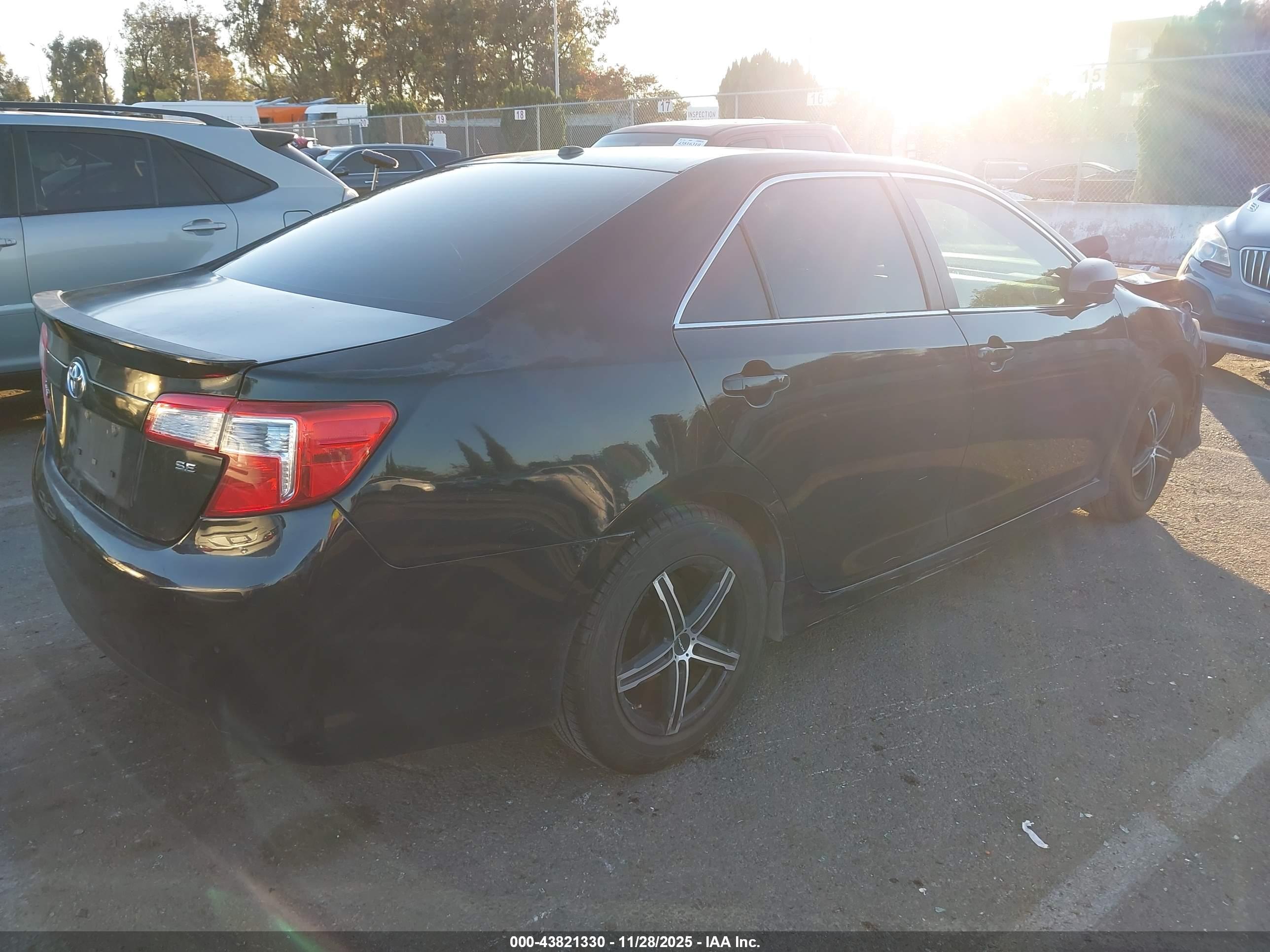 TOYOTA CAMRY image 4