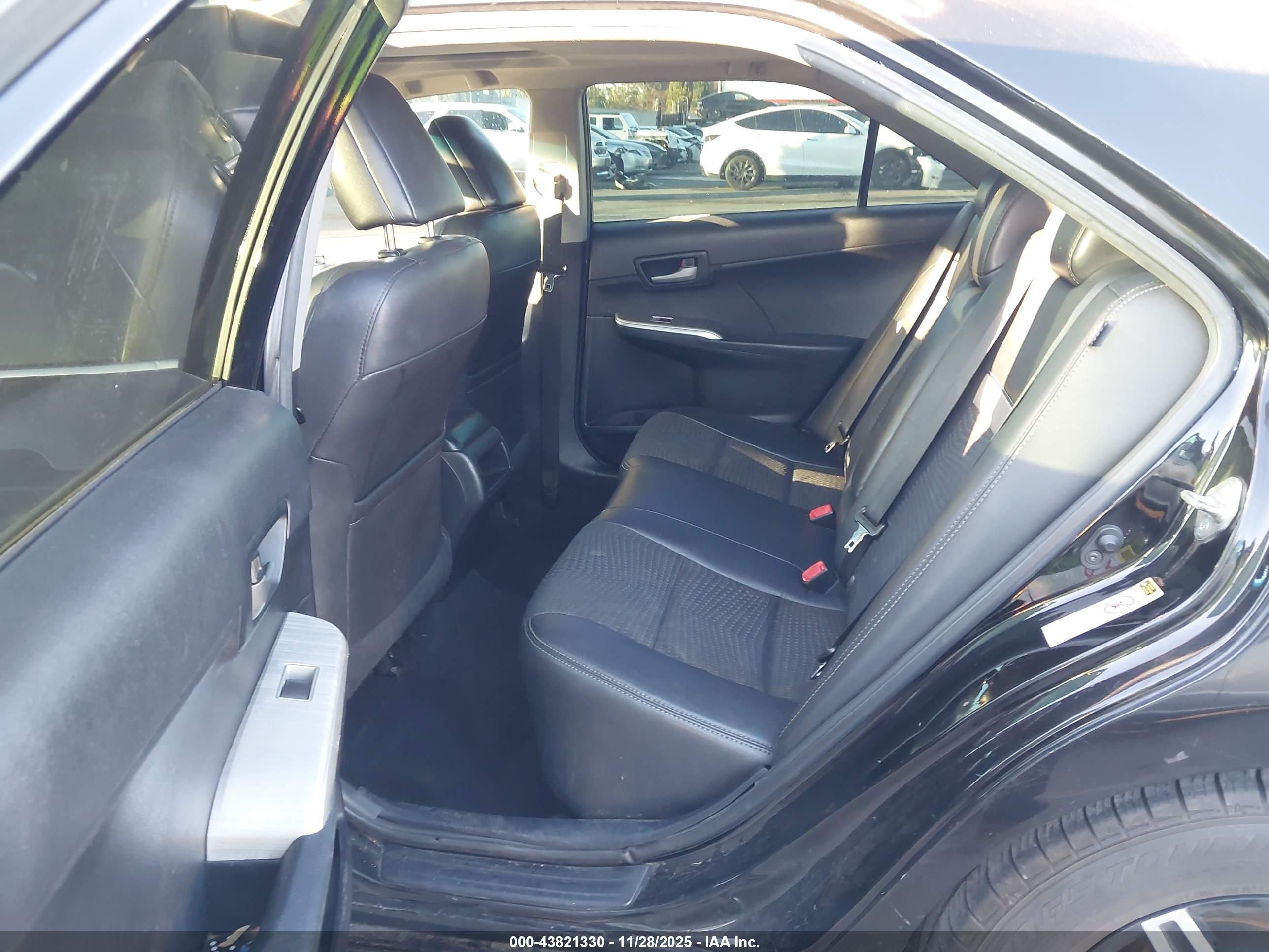 TOYOTA CAMRY image 8