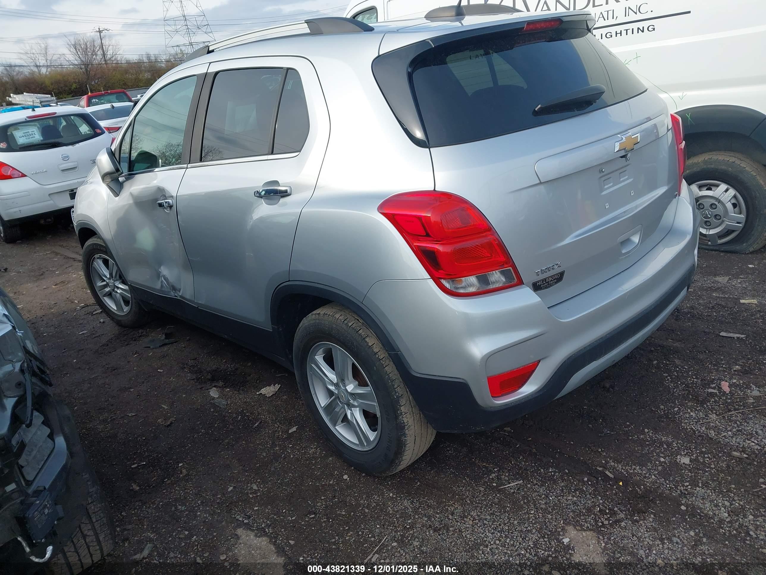 CHEVROLET TRAX image 3