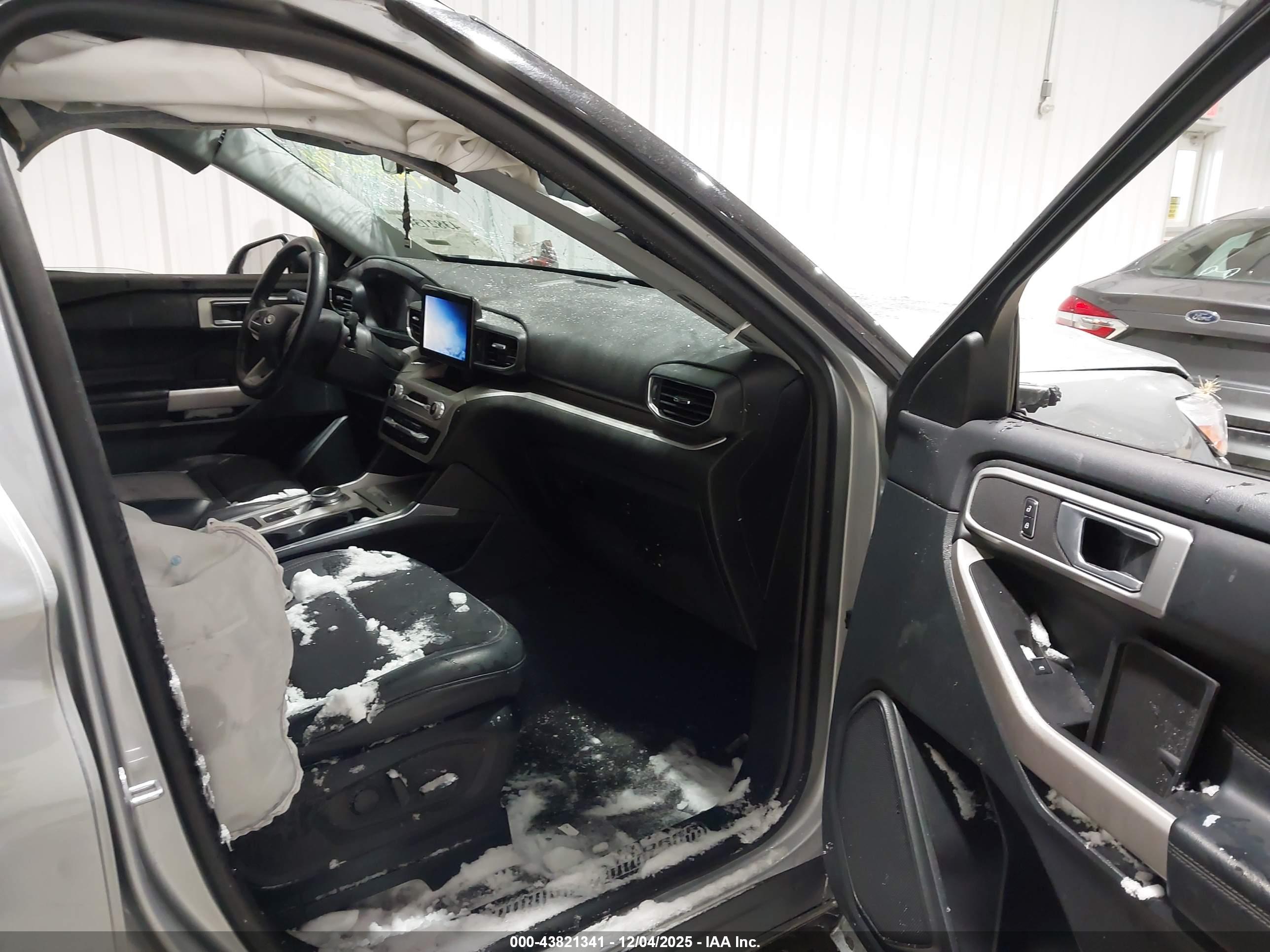 FORD EXPLORER image 5