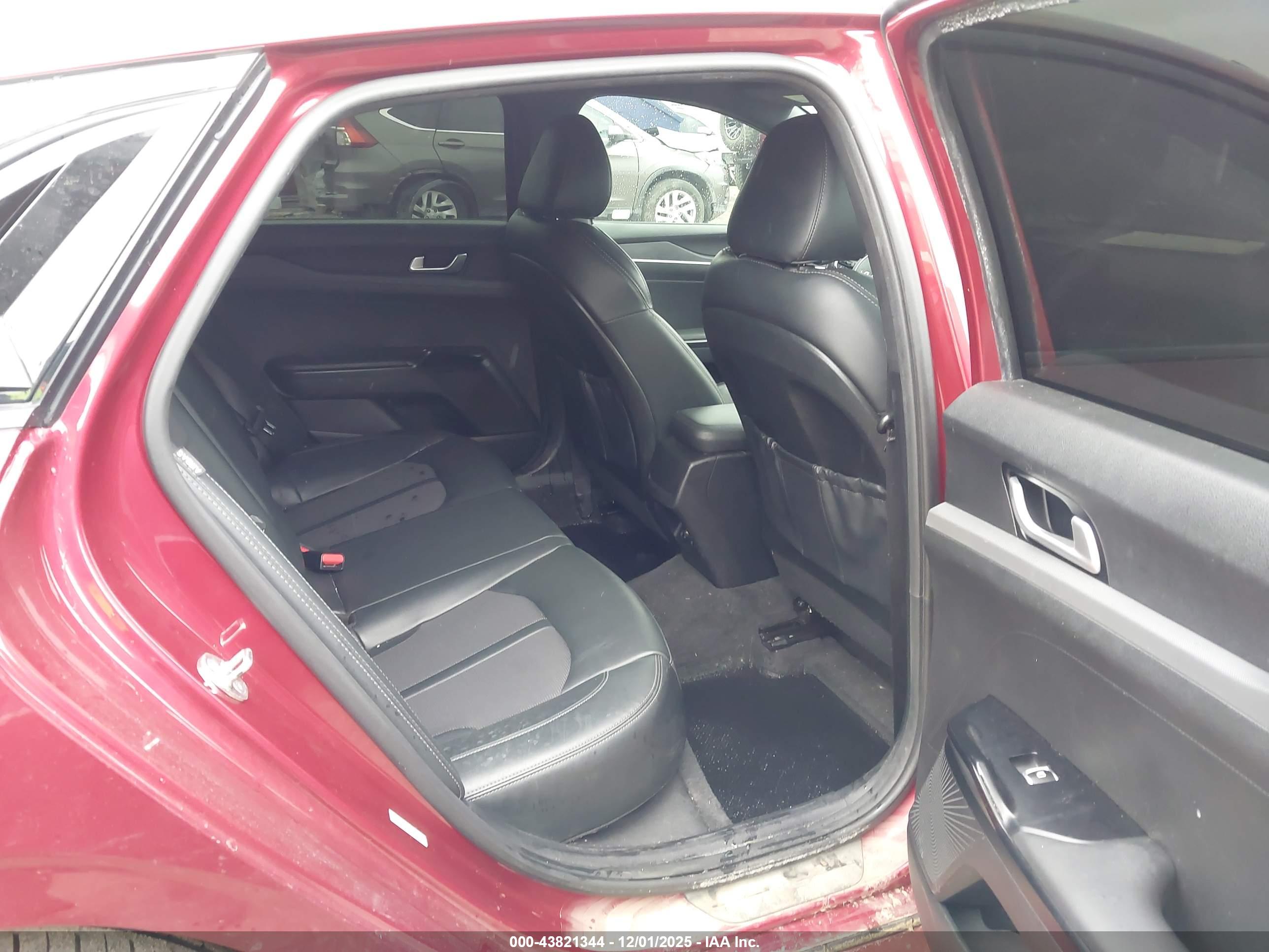 KIA K5 image 8