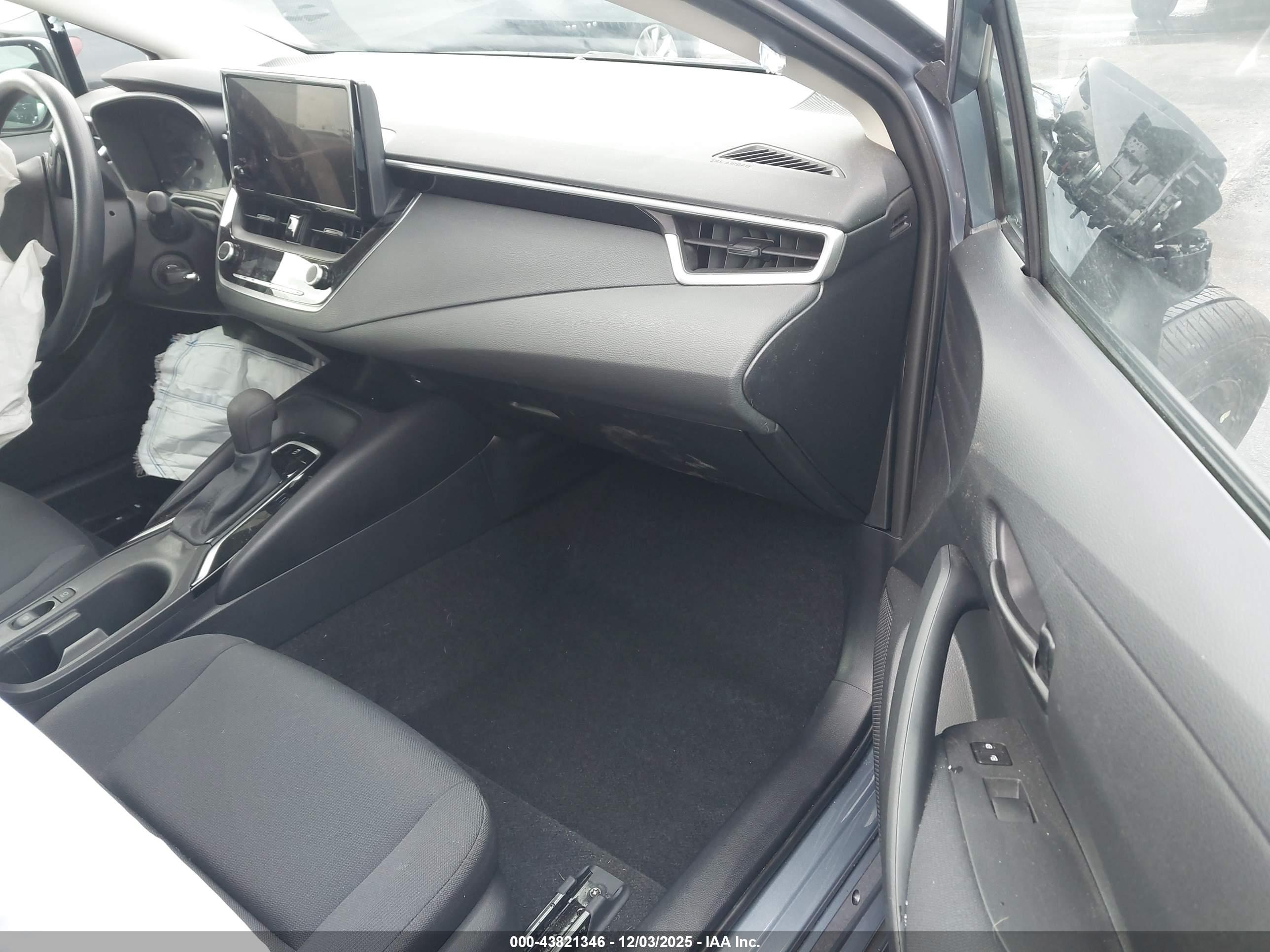 TOYOTA COROLLA image 5