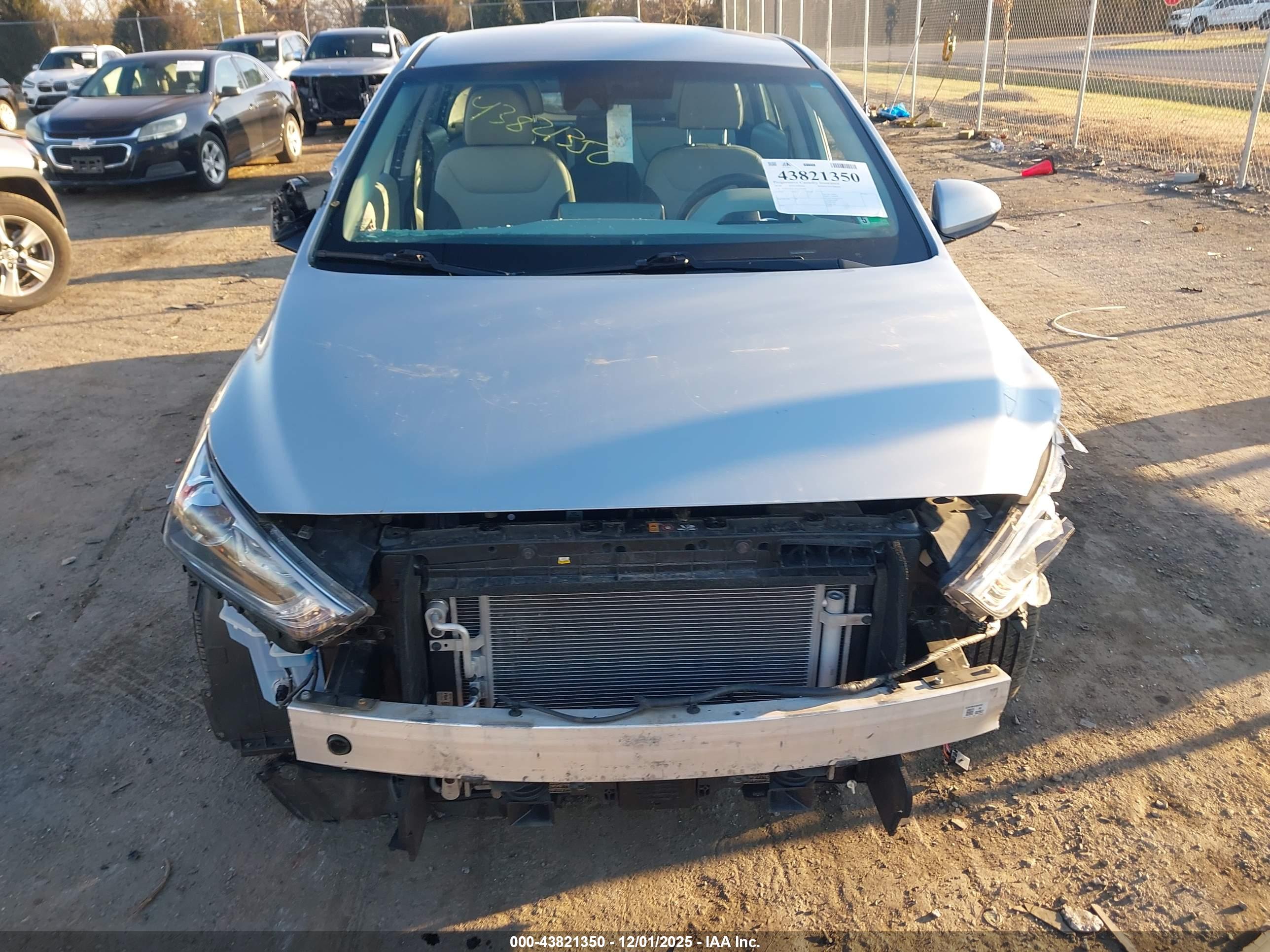 HYUNDAI IONIQ image 6