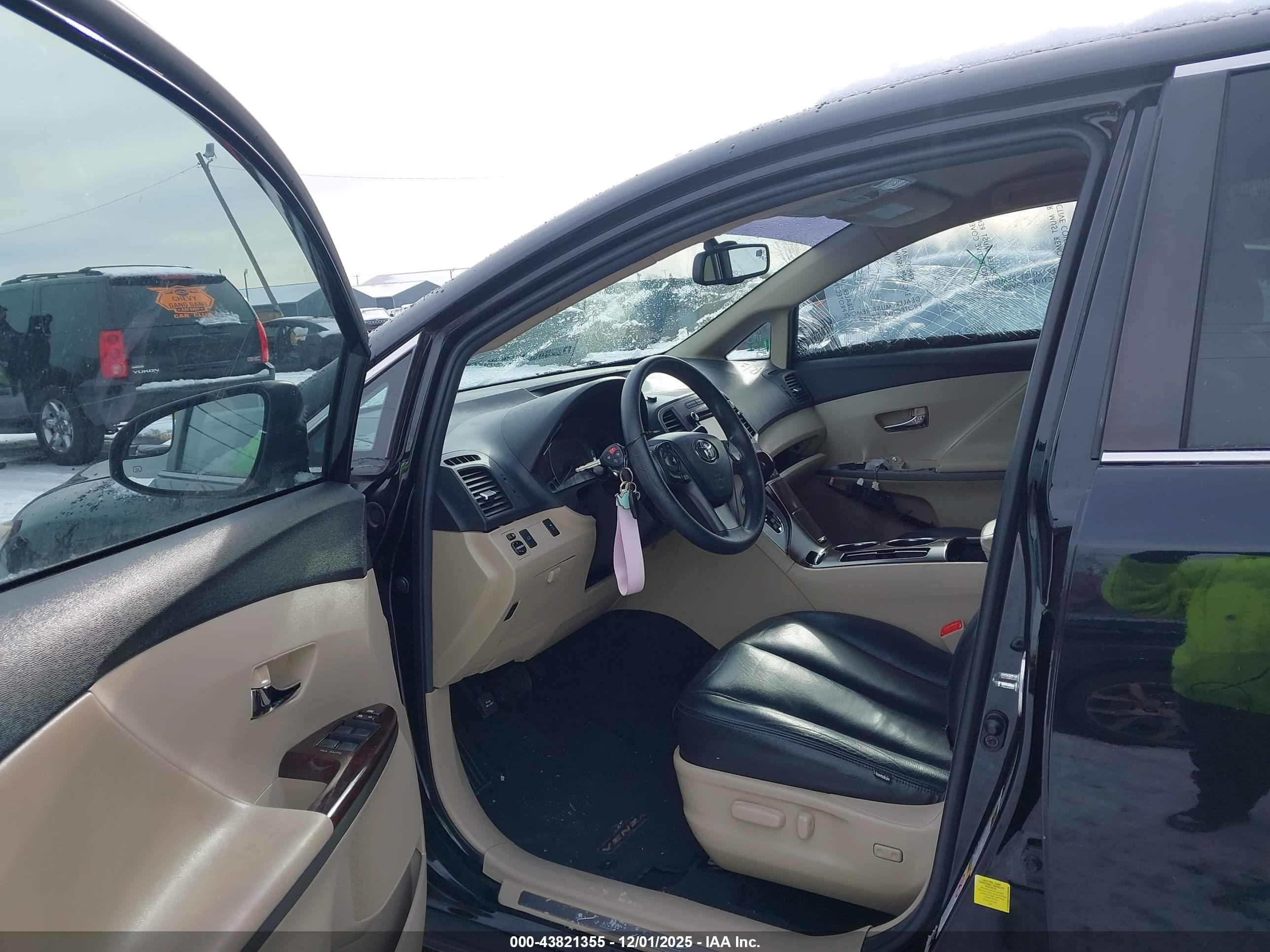 TOYOTA VENZA image 5