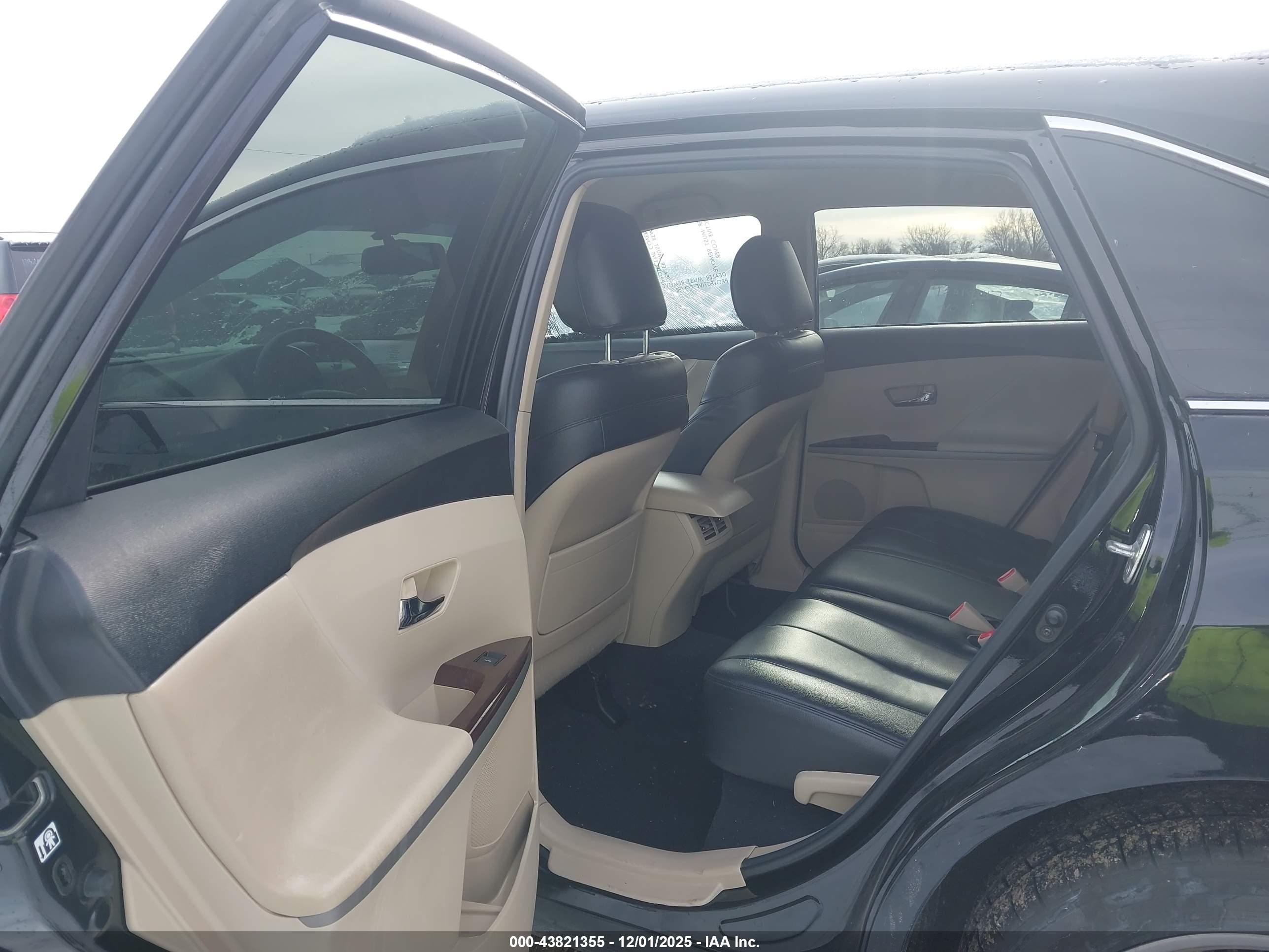 TOYOTA VENZA image 8