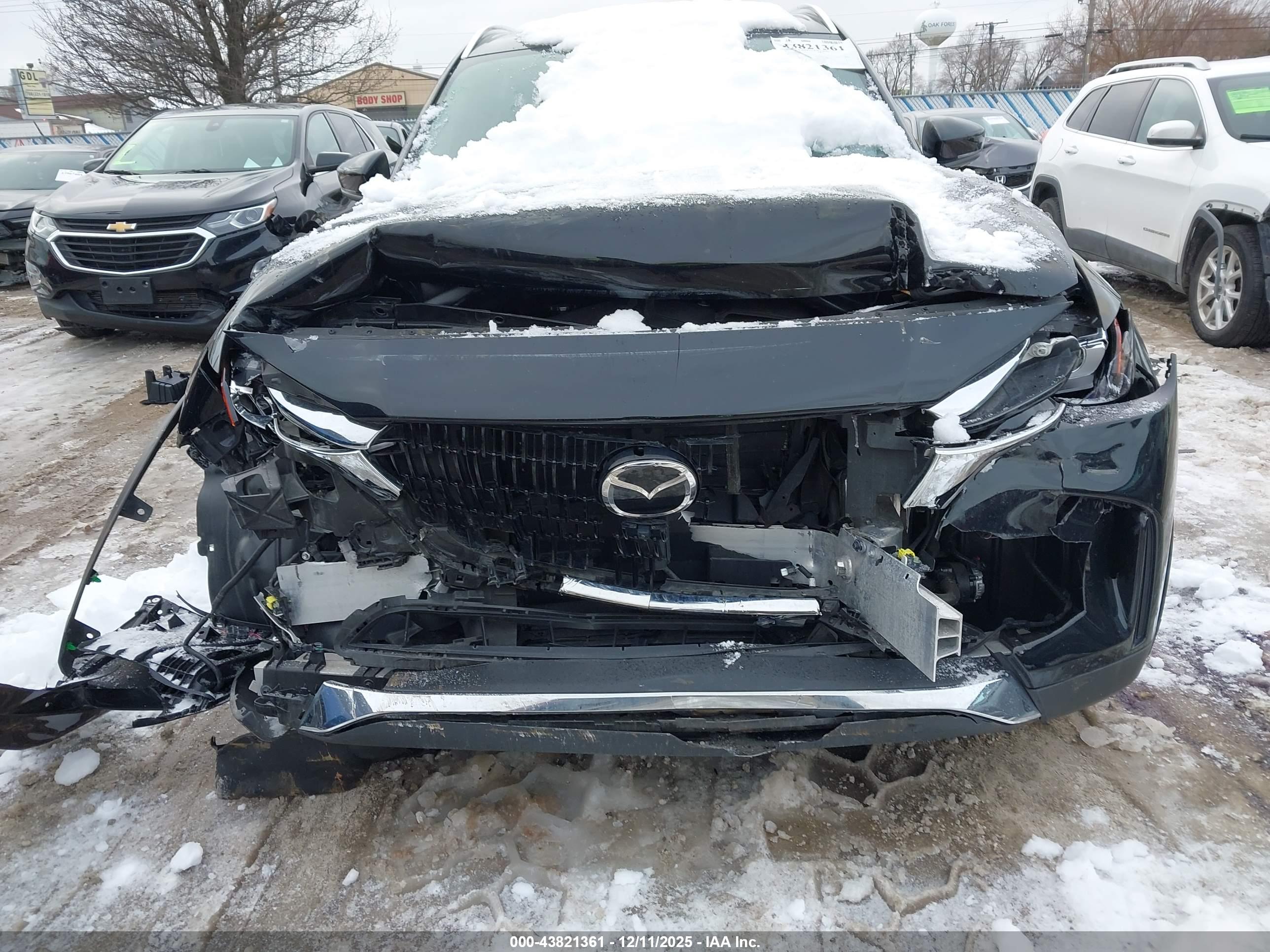 MAZDA CX-90 image 6
