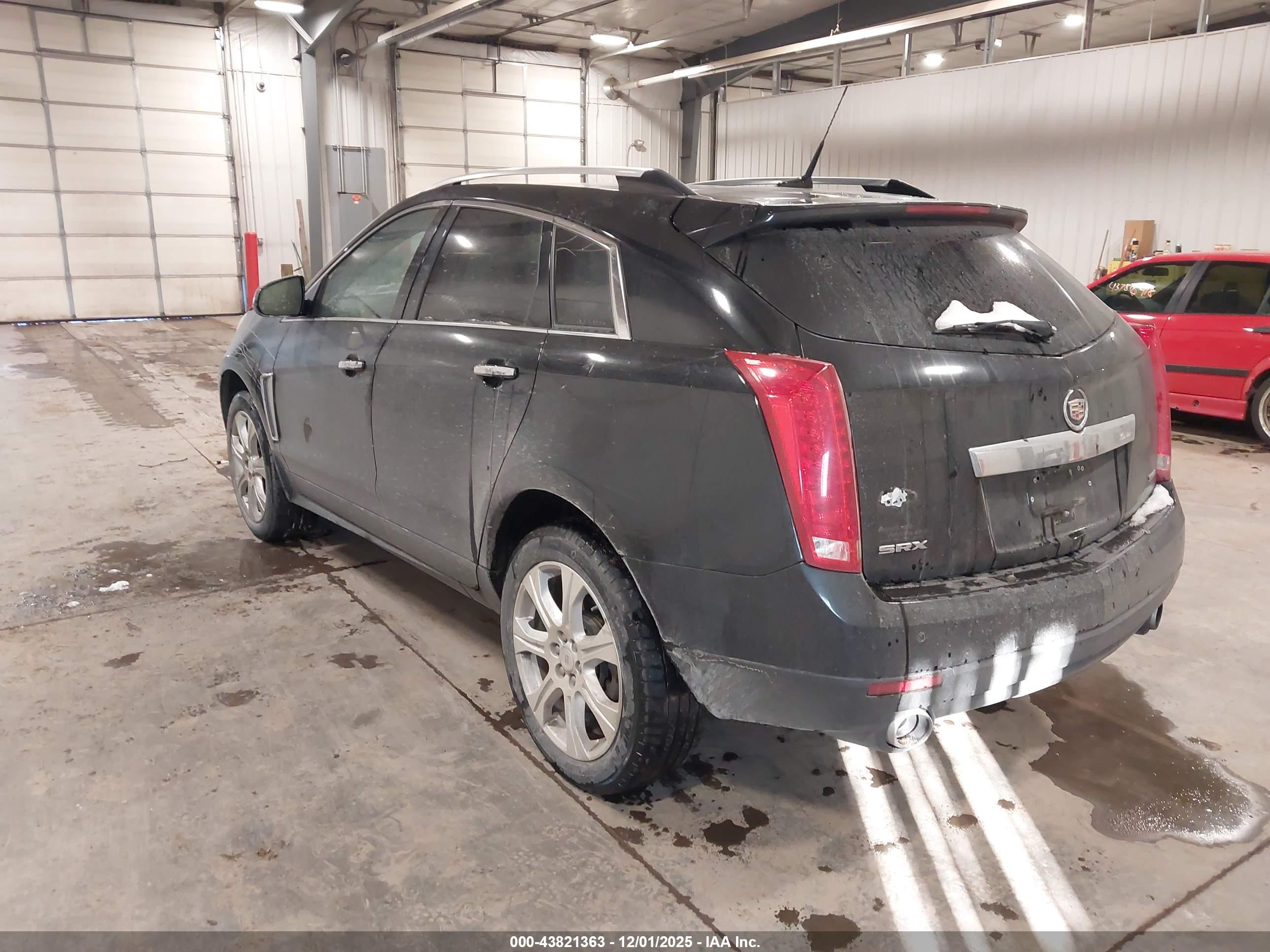 CADILLAC SRX image 3