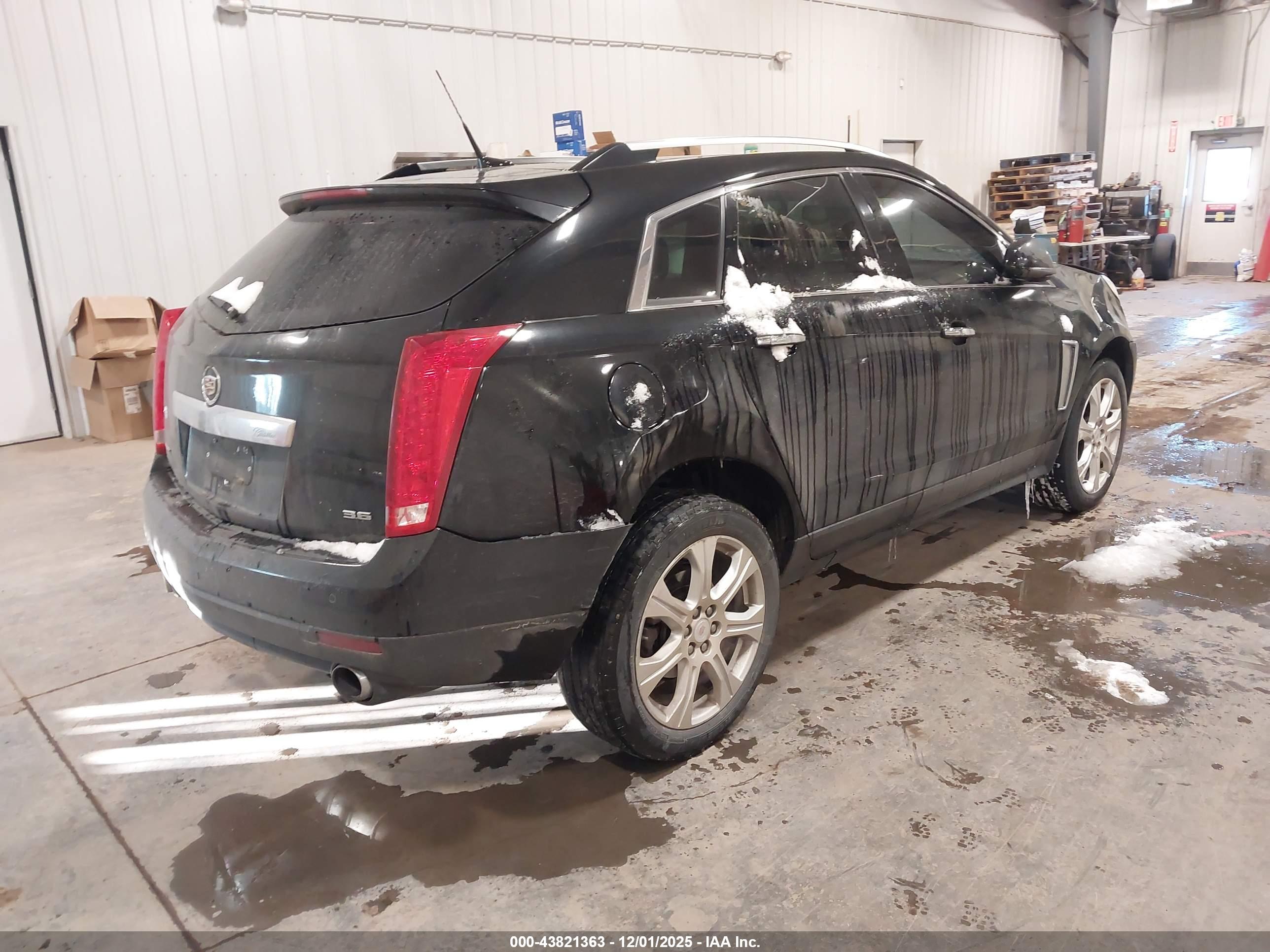 CADILLAC SRX image 4