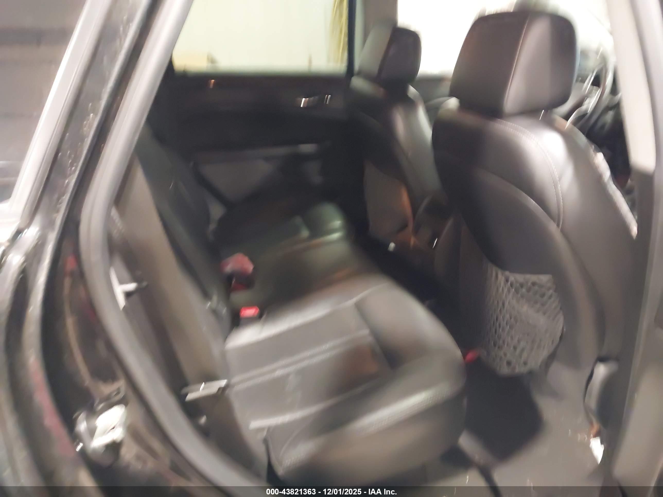 CADILLAC SRX image 8