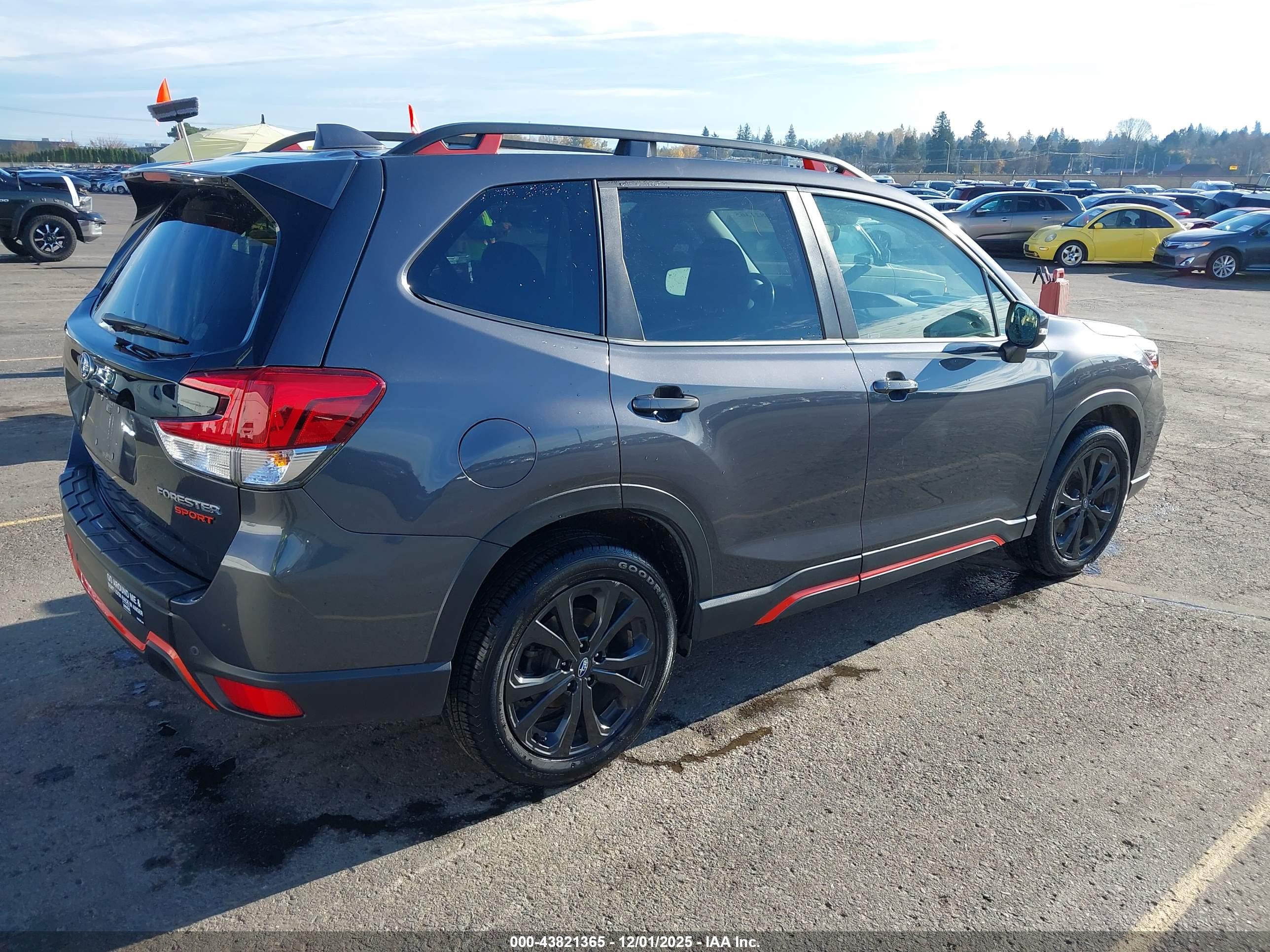 SUBARU FORESTER image 4