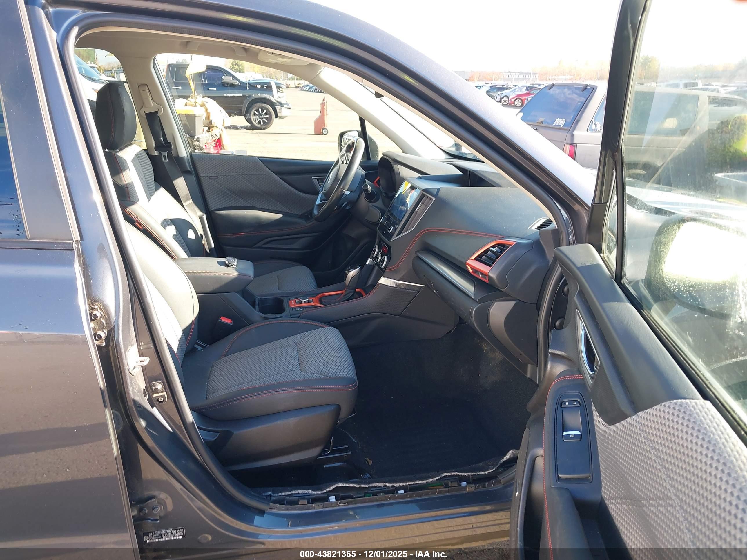 SUBARU FORESTER image 5