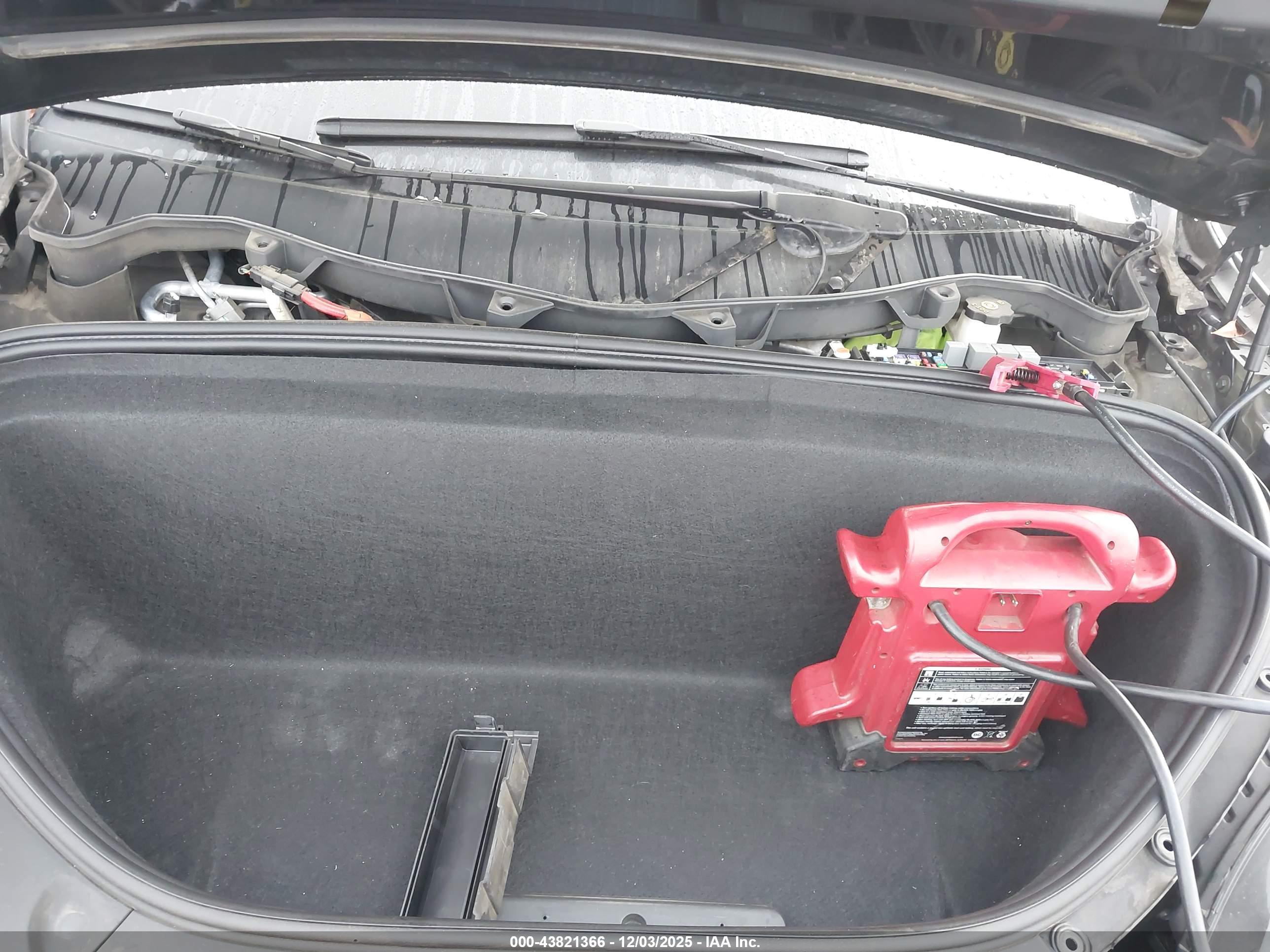 TESLA MODEL image 10