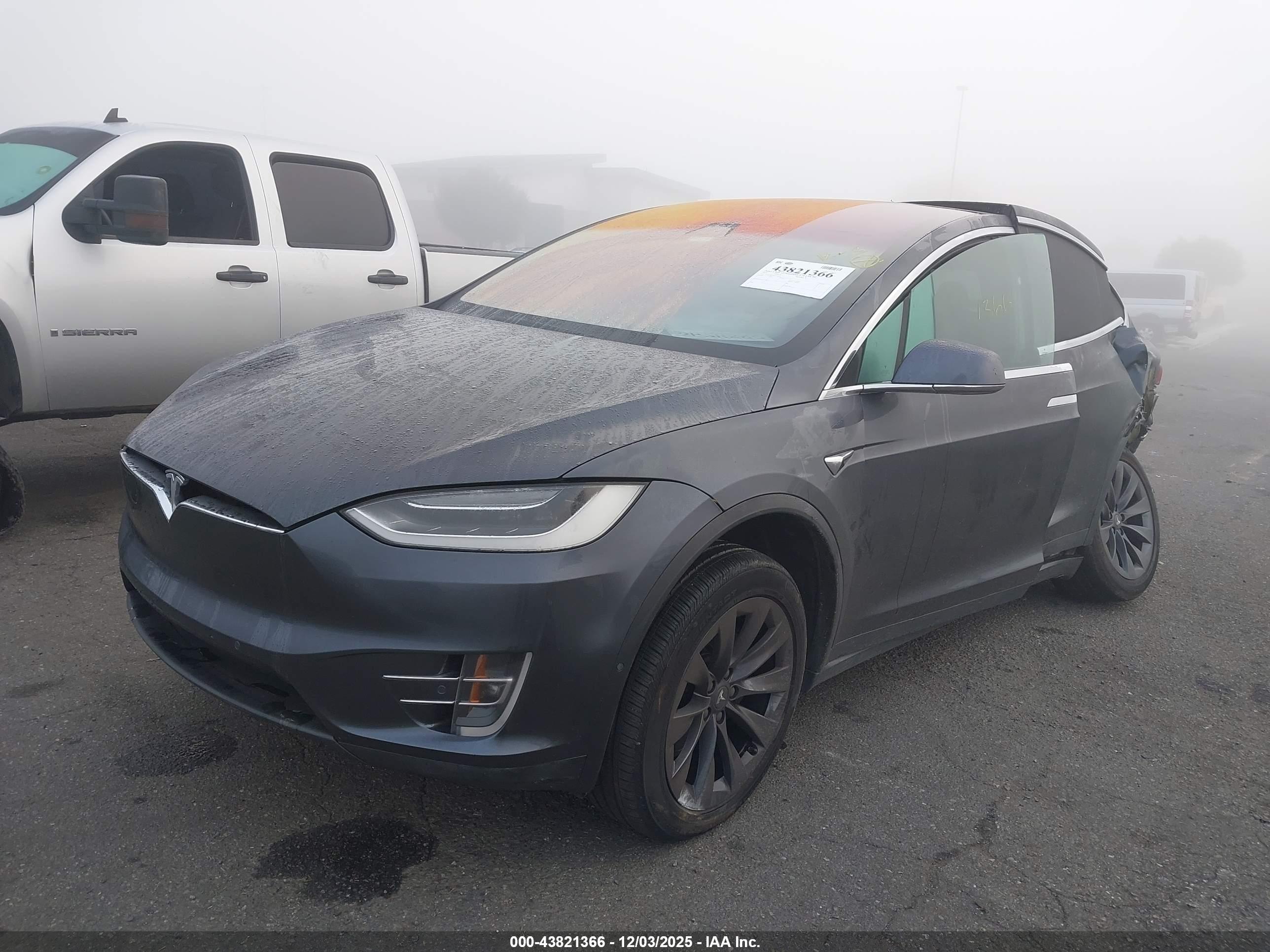 TESLA MODEL image 2