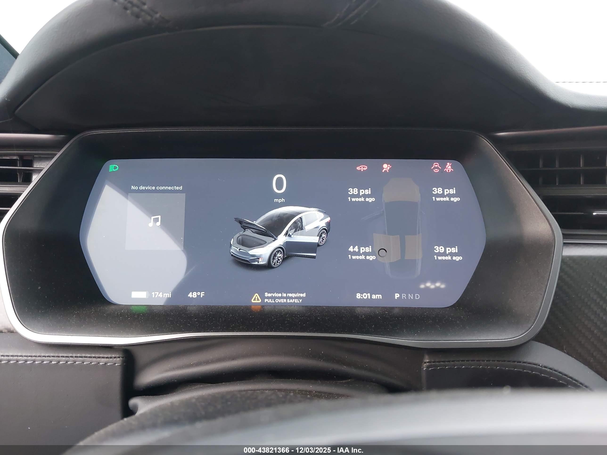 TESLA MODEL image 7
