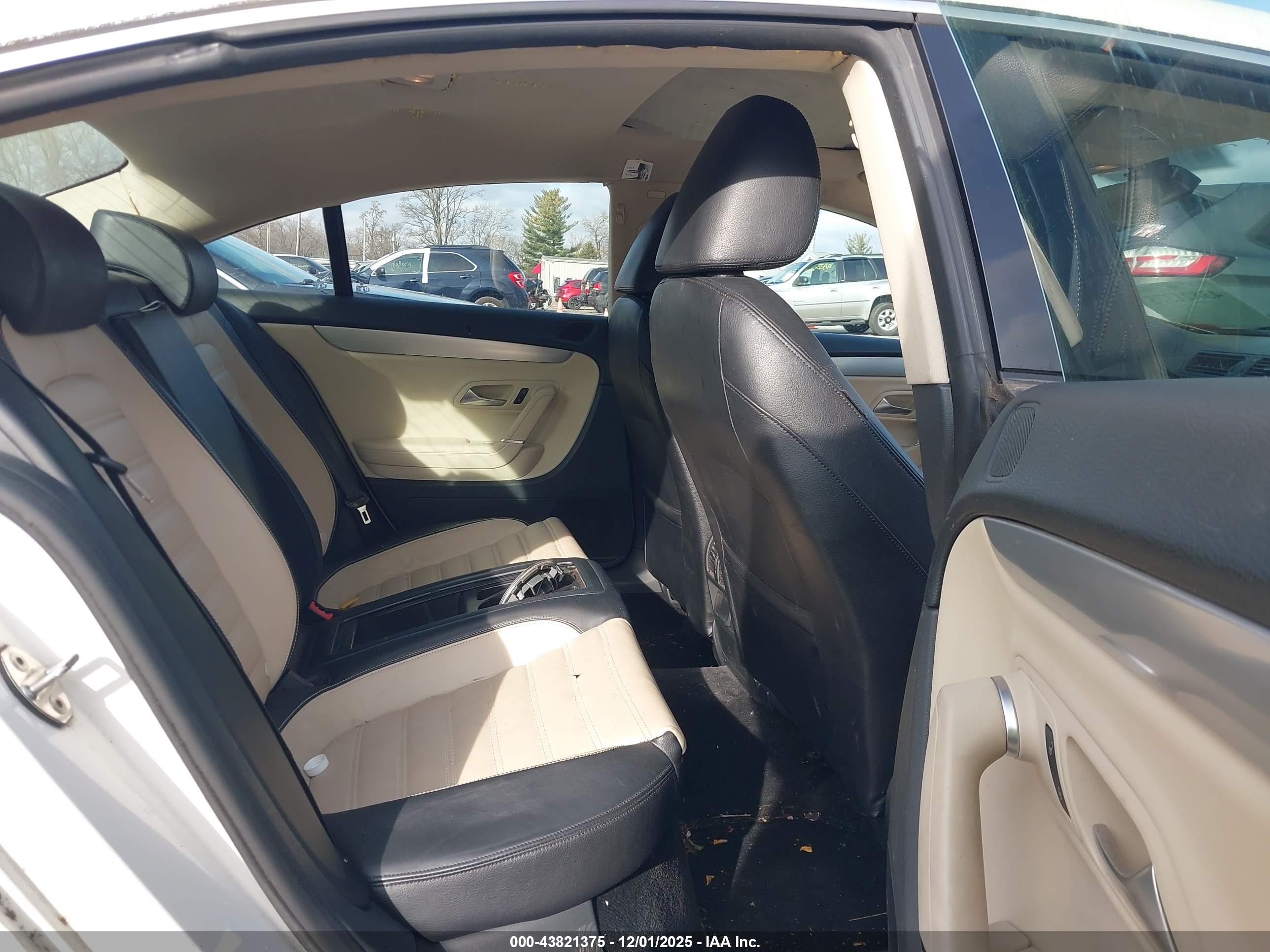 VOLKSWAGEN CC image 8