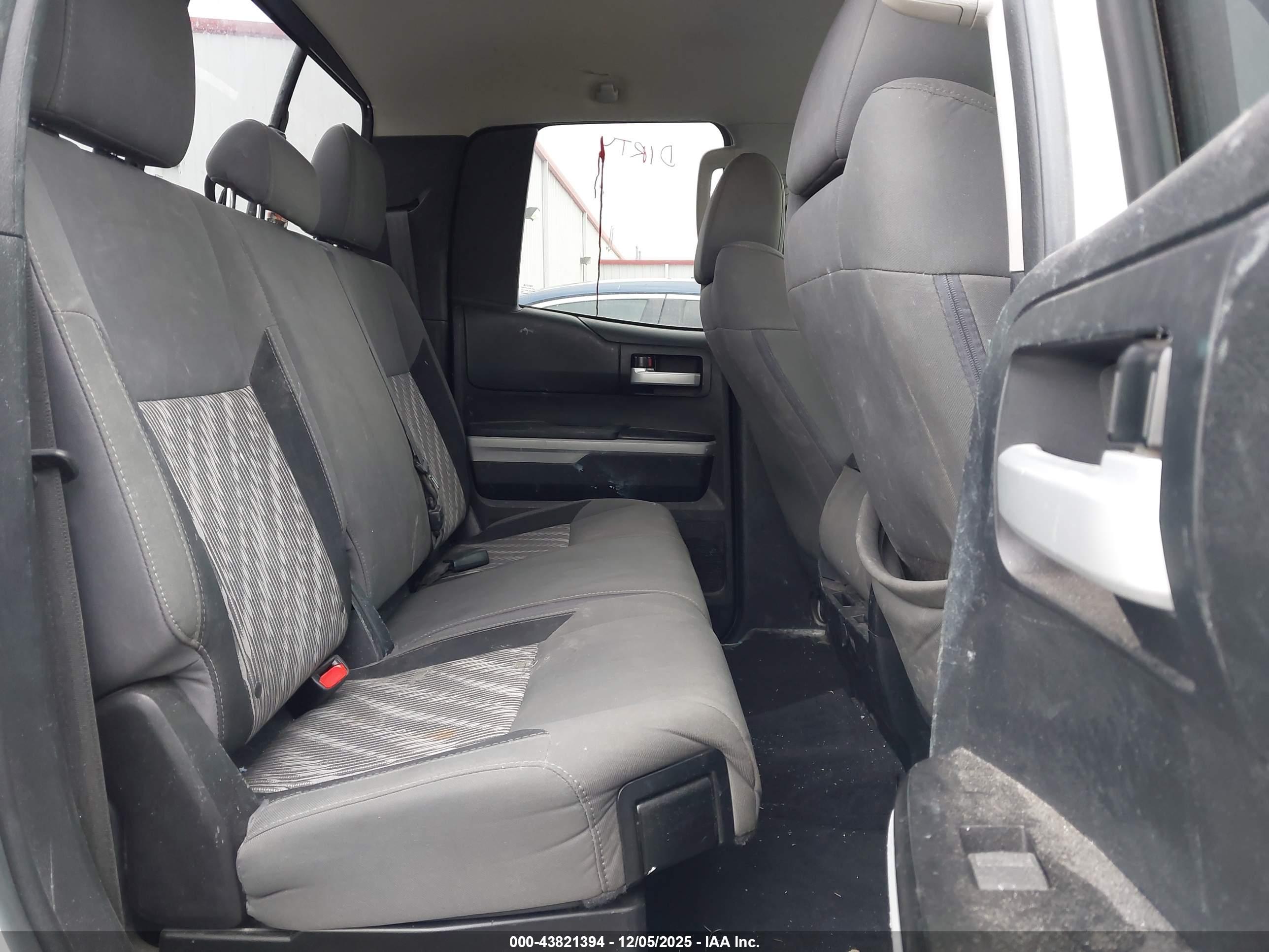 TOYOTA TUNDRA image 8