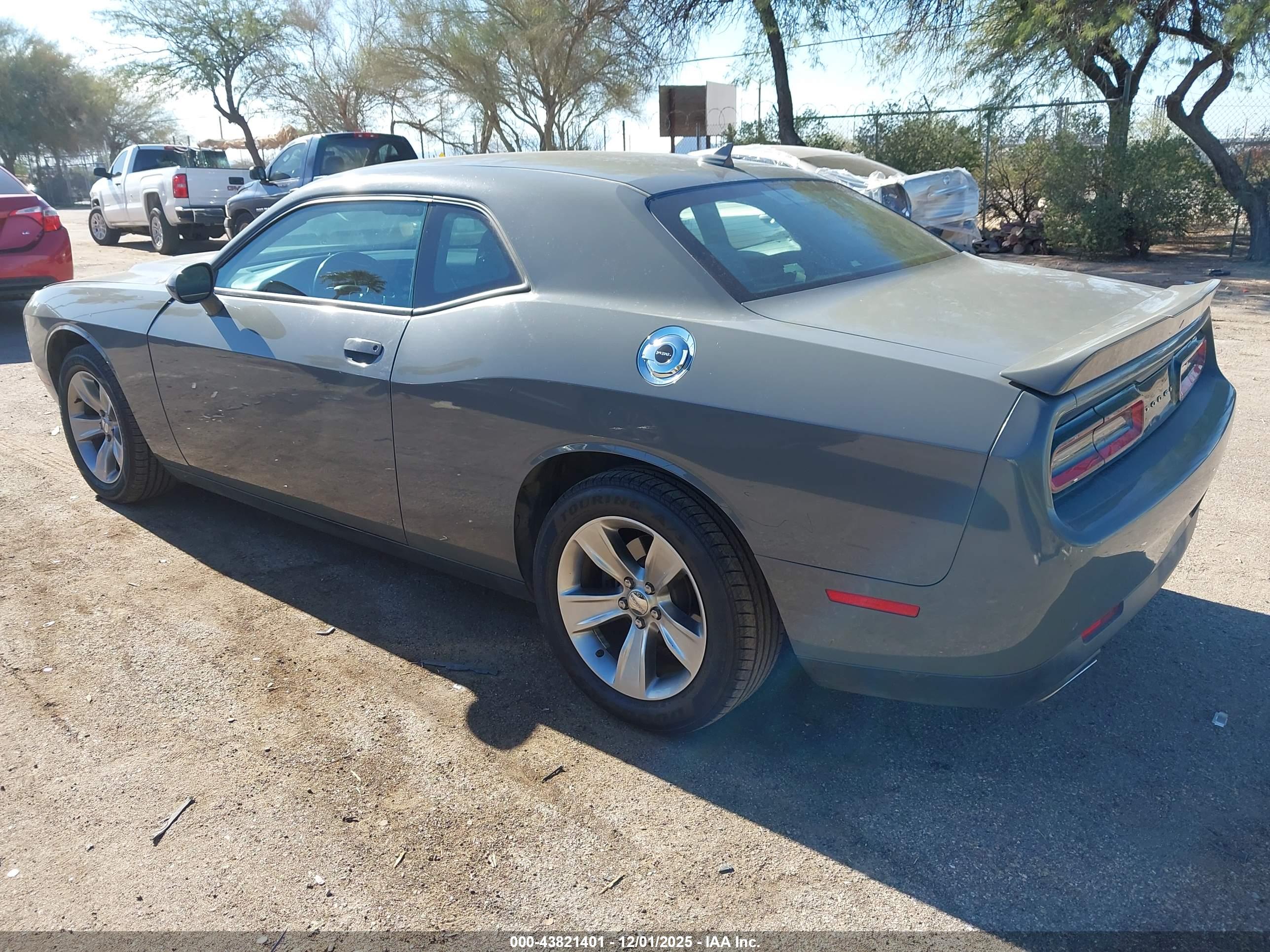 DODGE CHALLENGER image 3