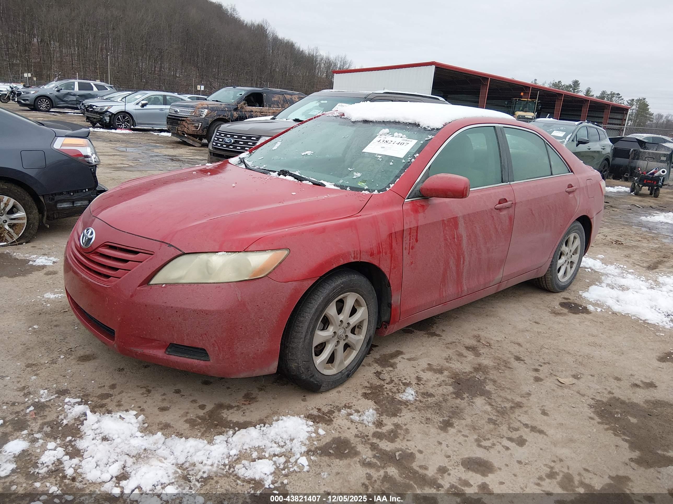 TOYOTA CAMRY image 2