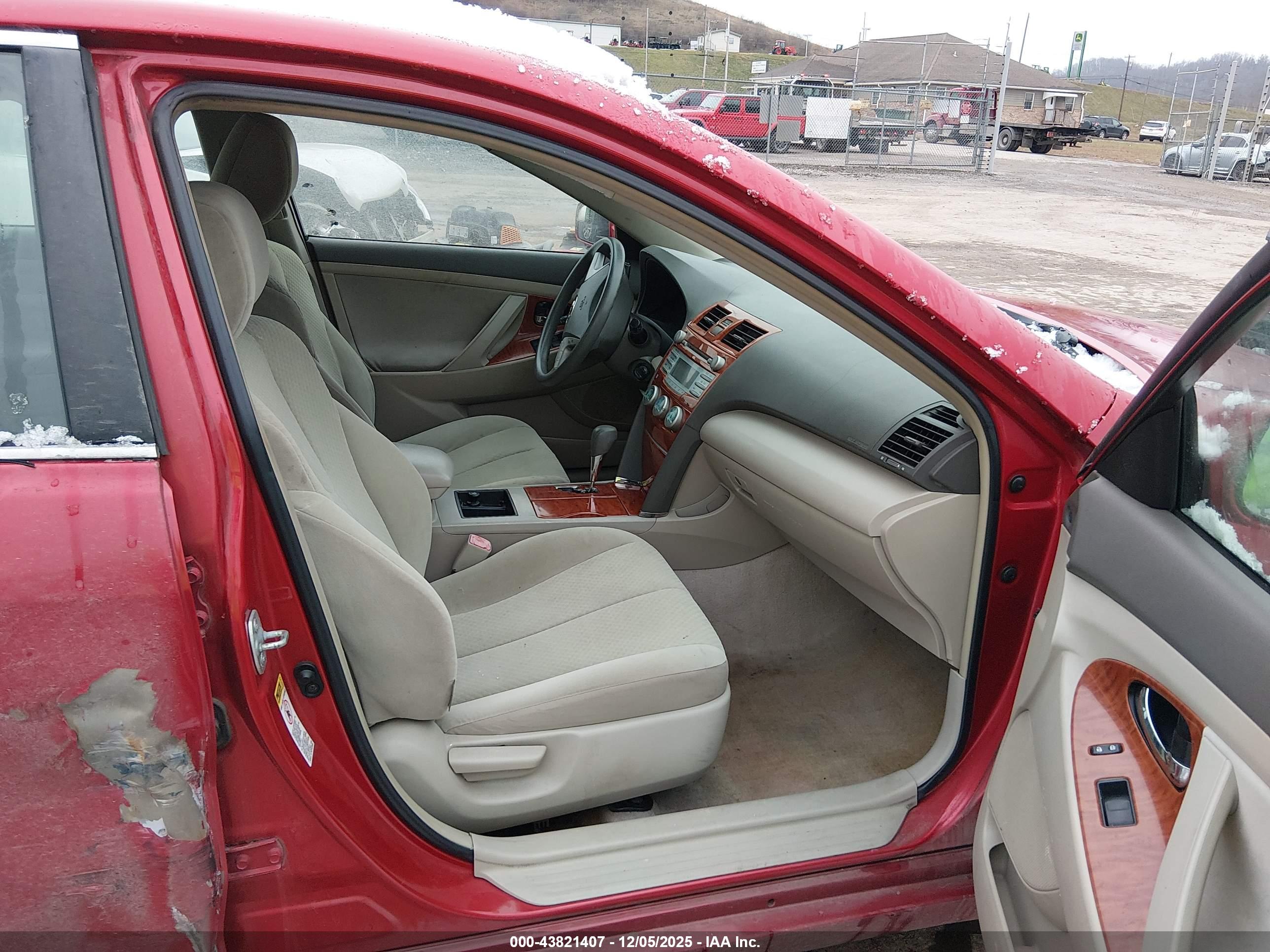 TOYOTA CAMRY image 5