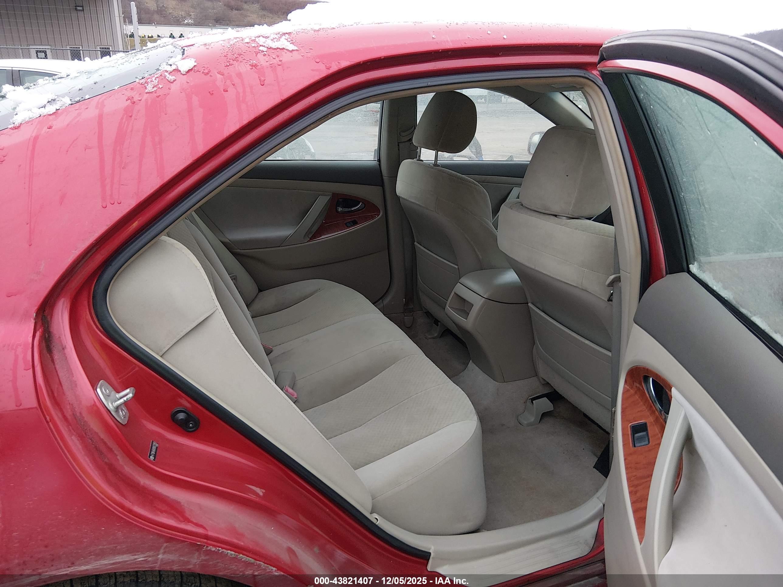 TOYOTA CAMRY image 8