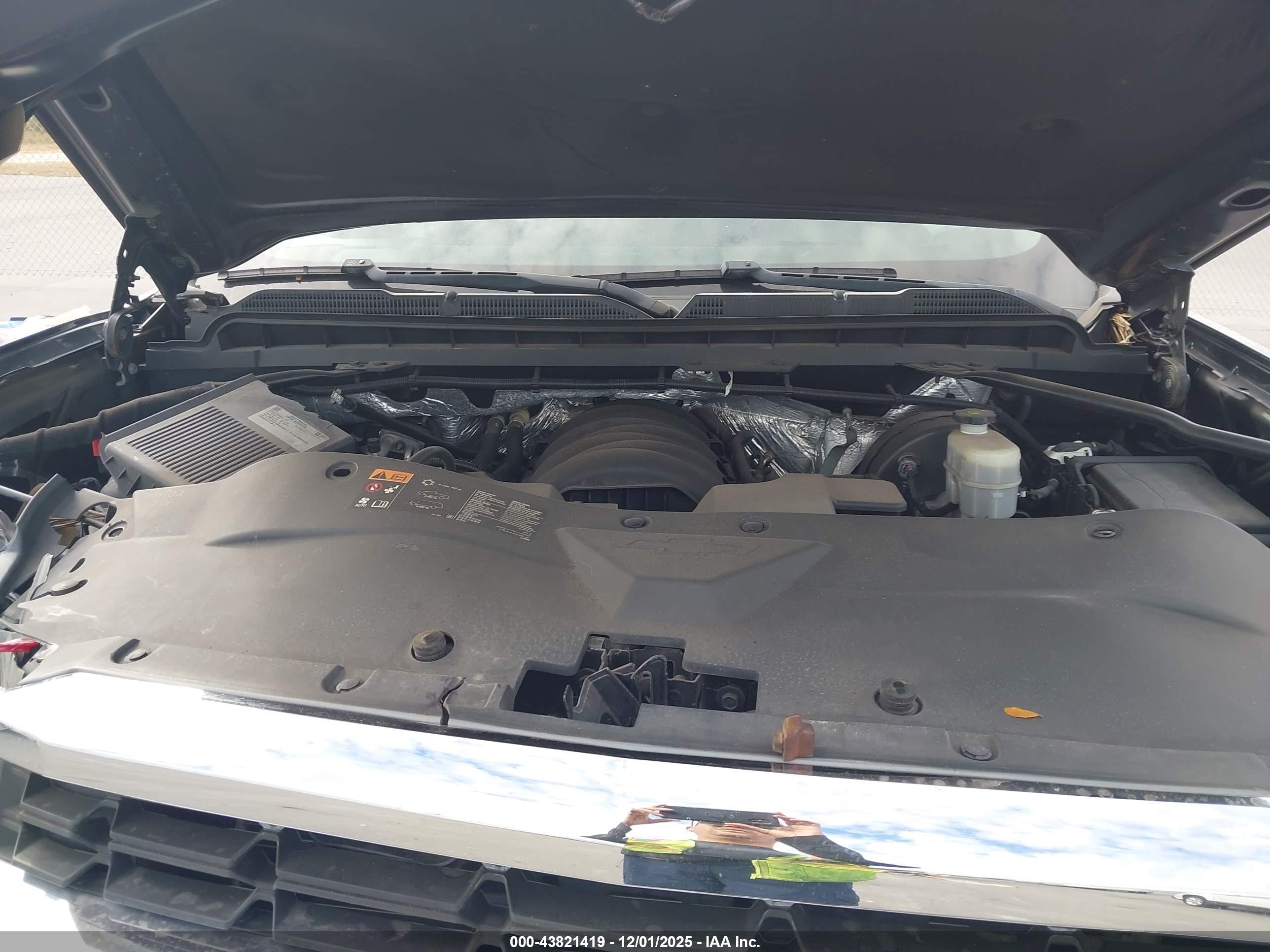 CHEVROLET SILVERADO image 10