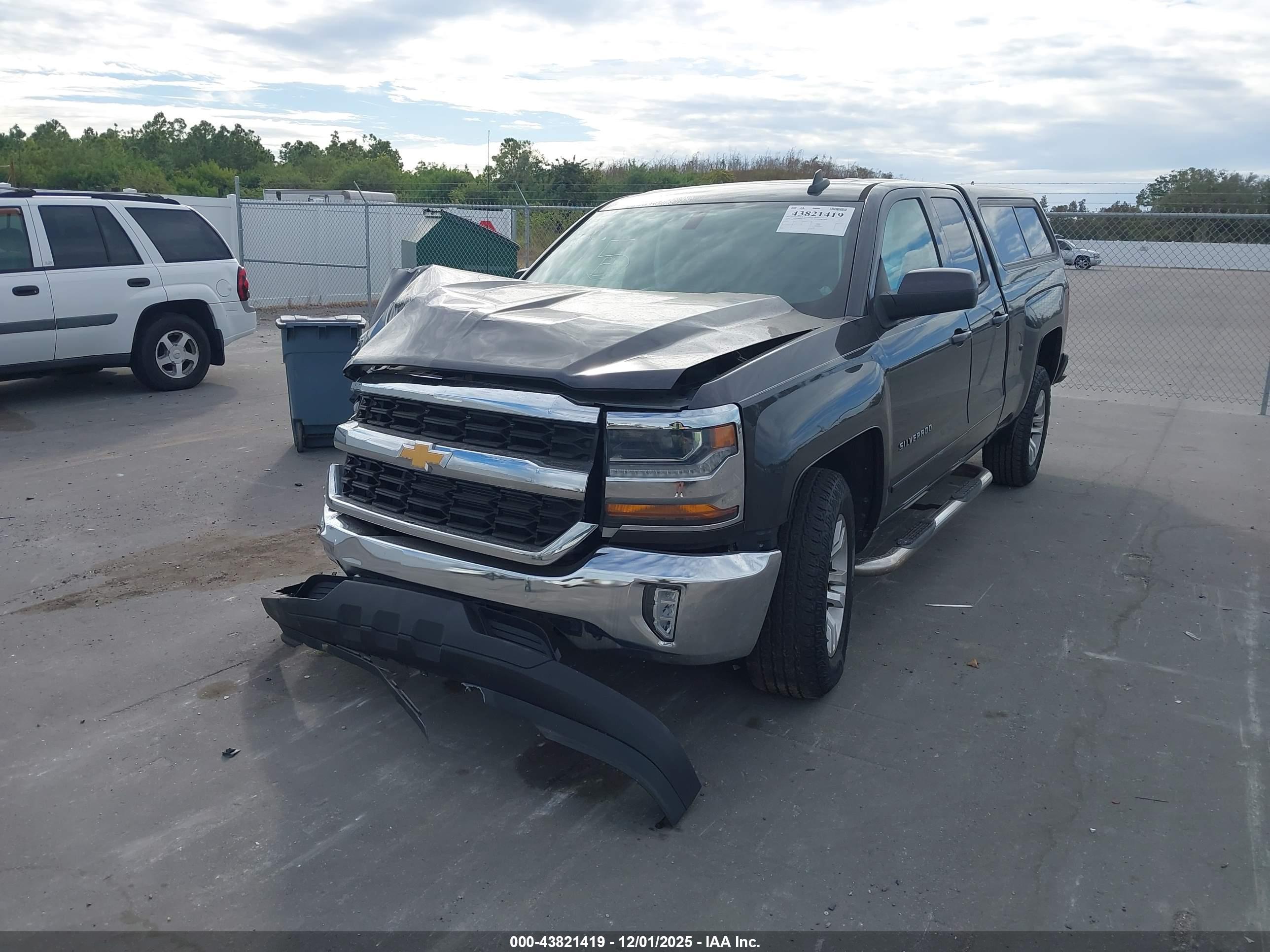 CHEVROLET SILVERADO image 2