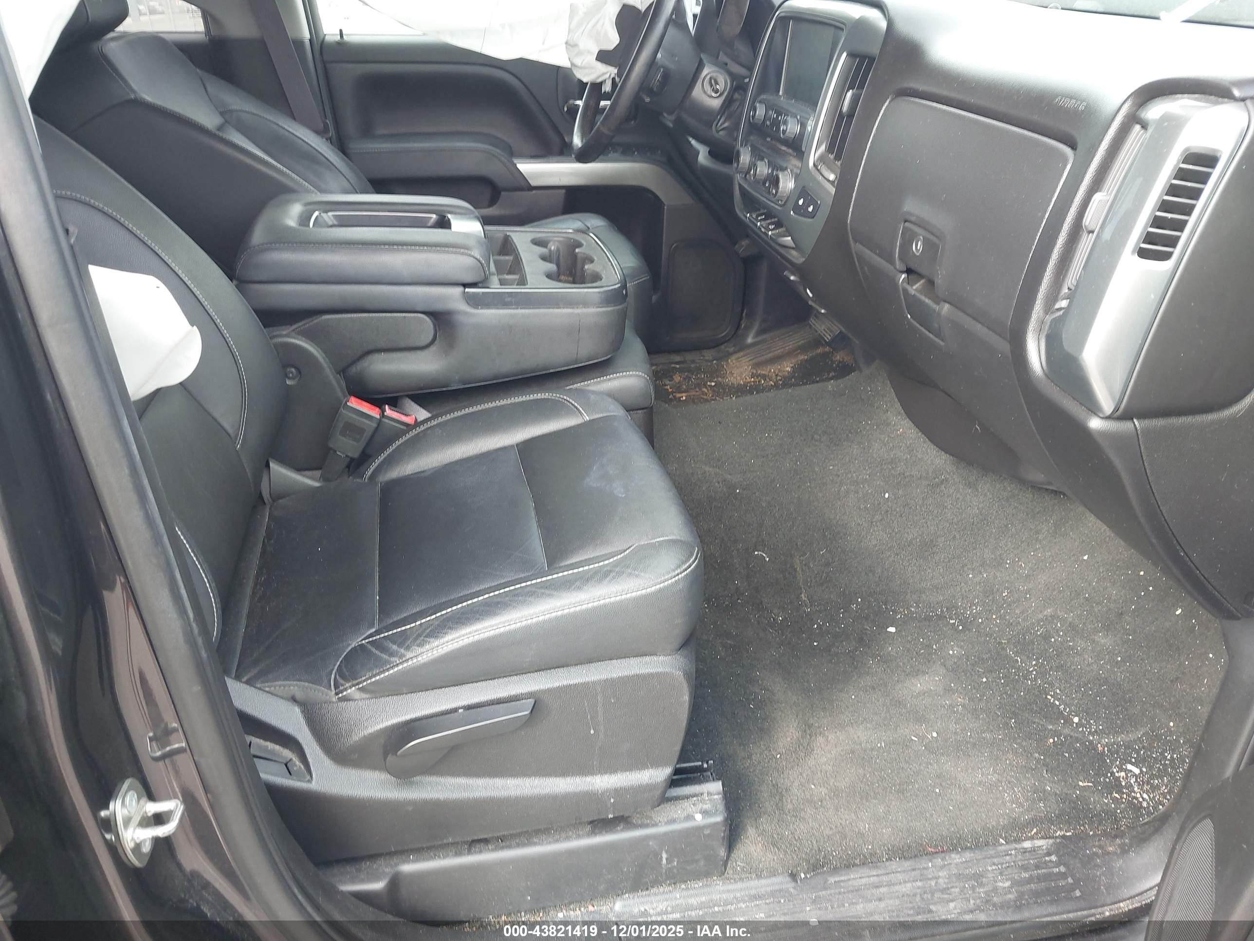 CHEVROLET SILVERADO image 5