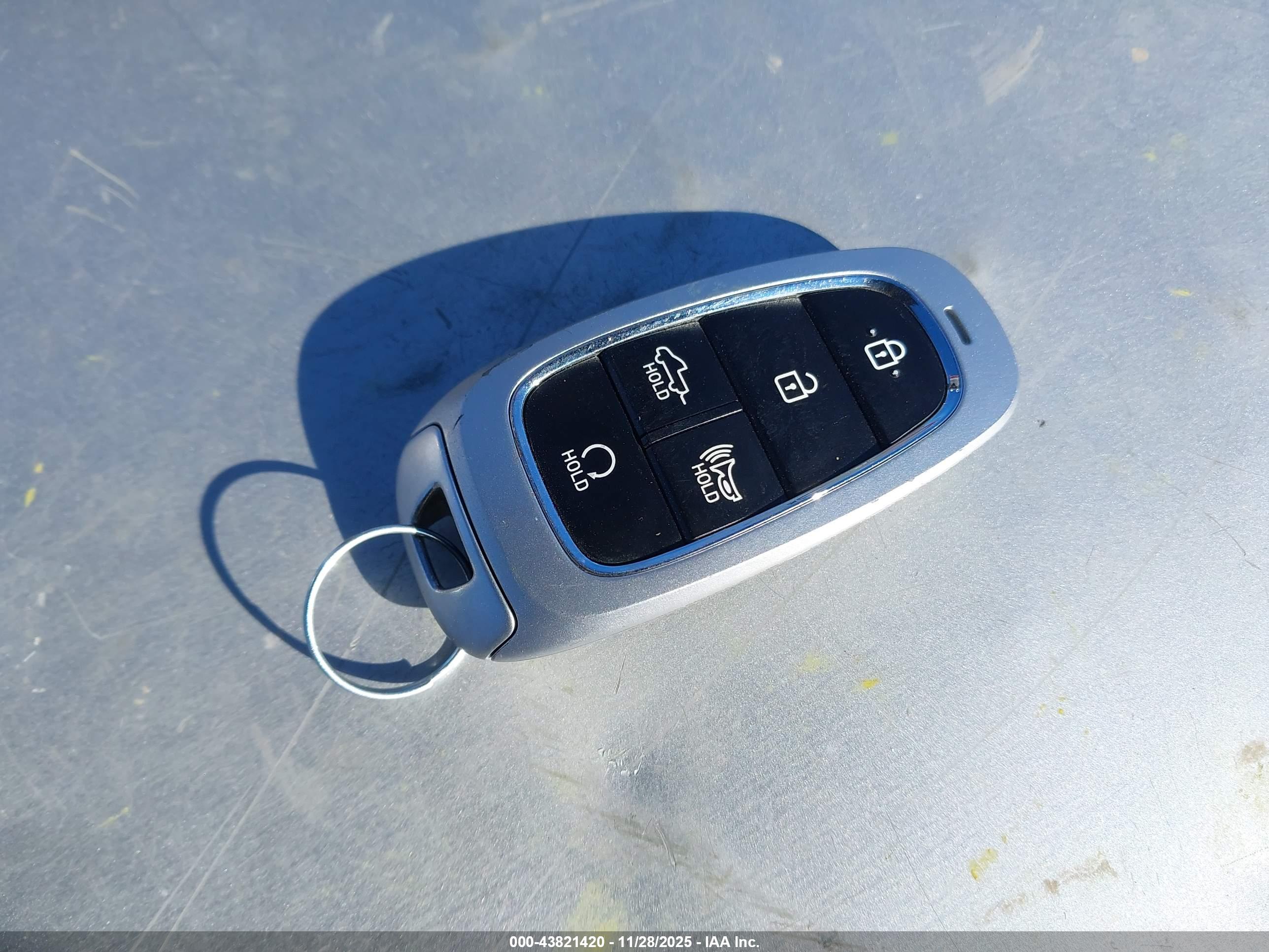 HYUNDAI SANTA image 11