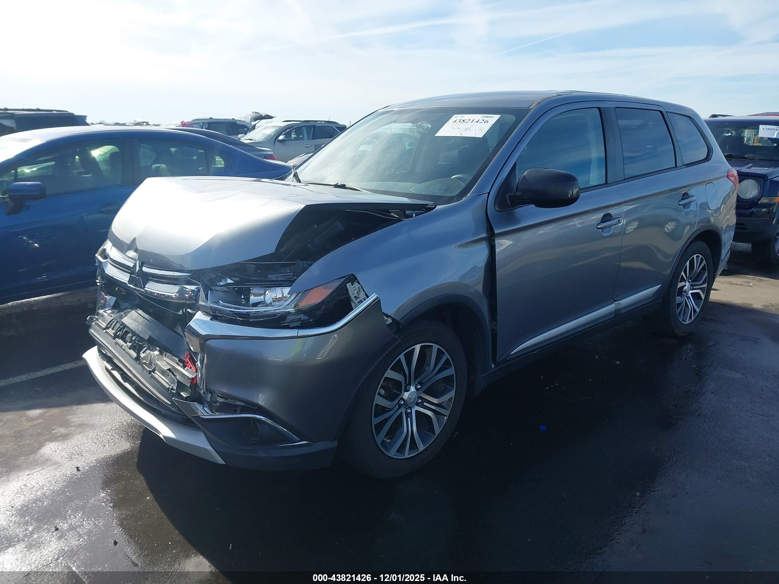 MITSUBISHI OUTLANDER image 2