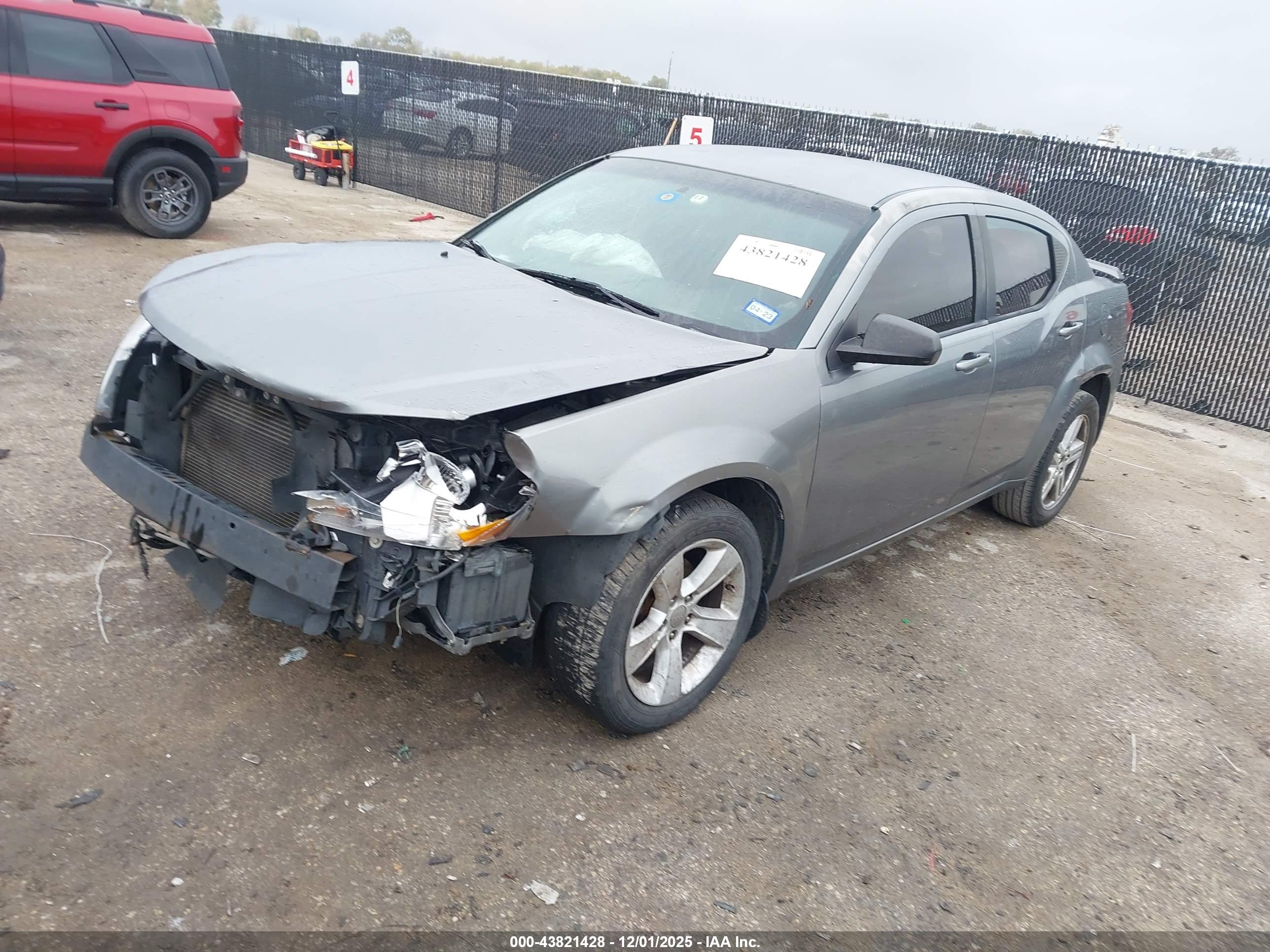 DODGE AVENGER image 2