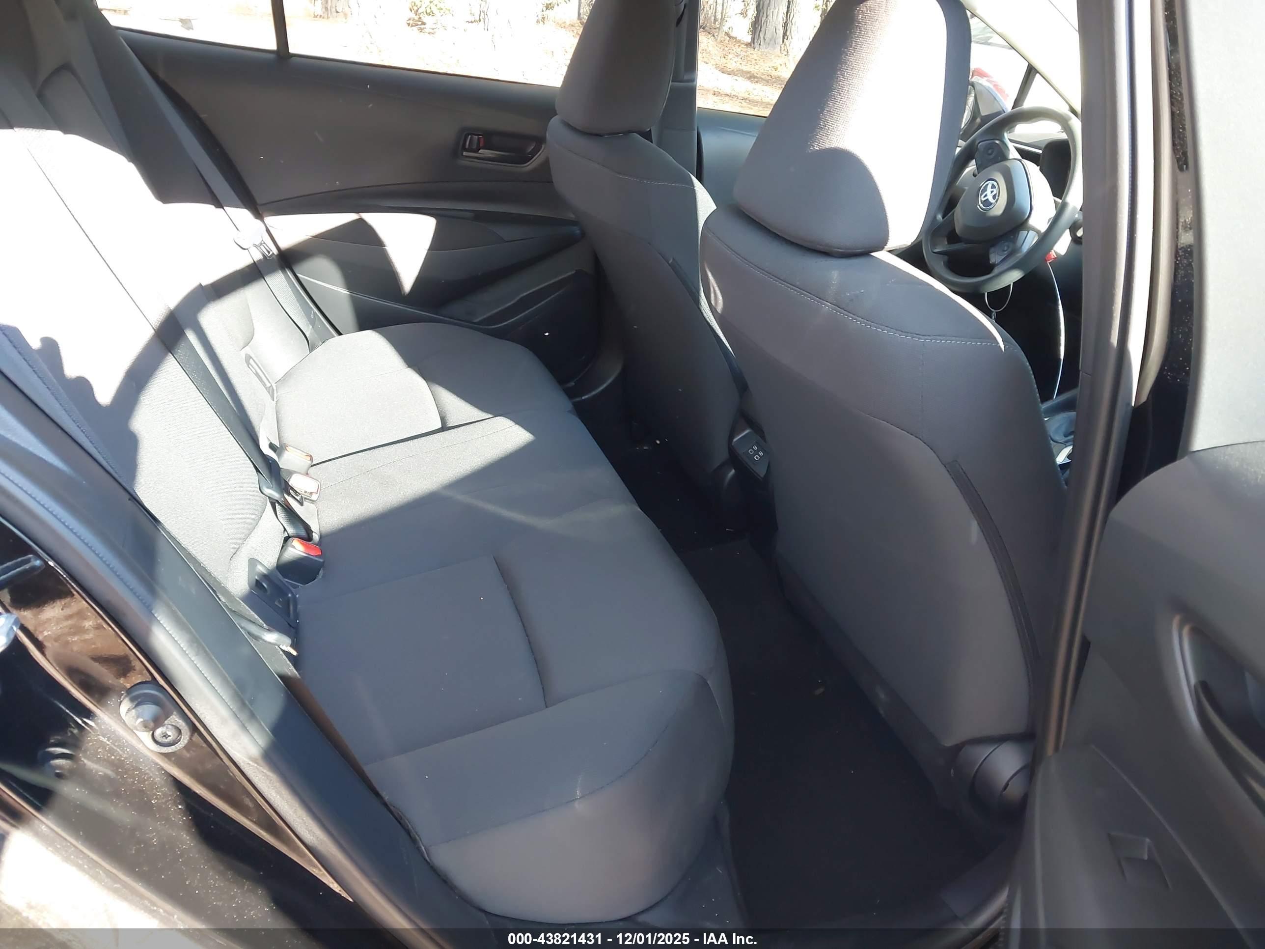 TOYOTA COROLLA image 8