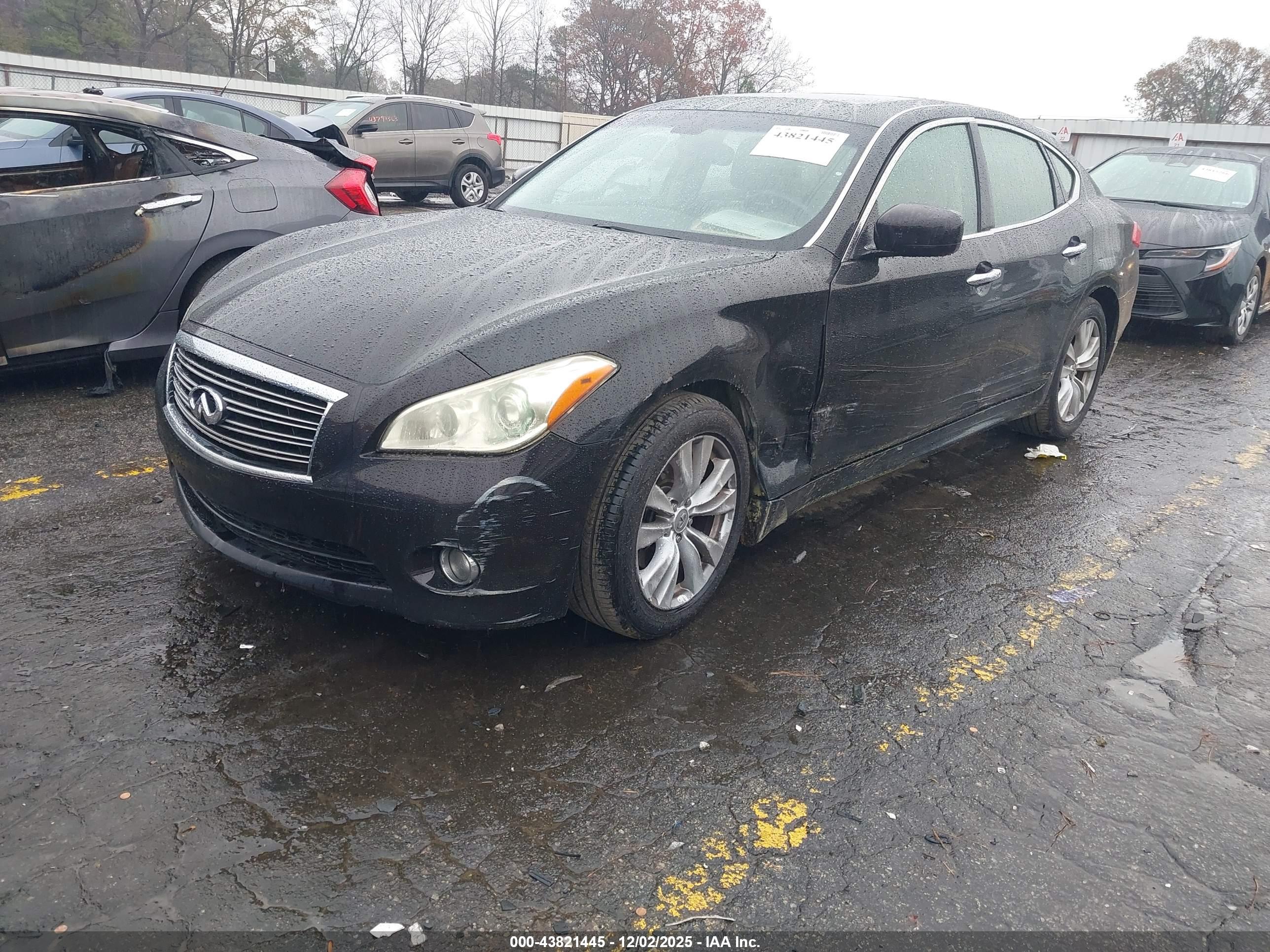 INFINITI M37 image 2
