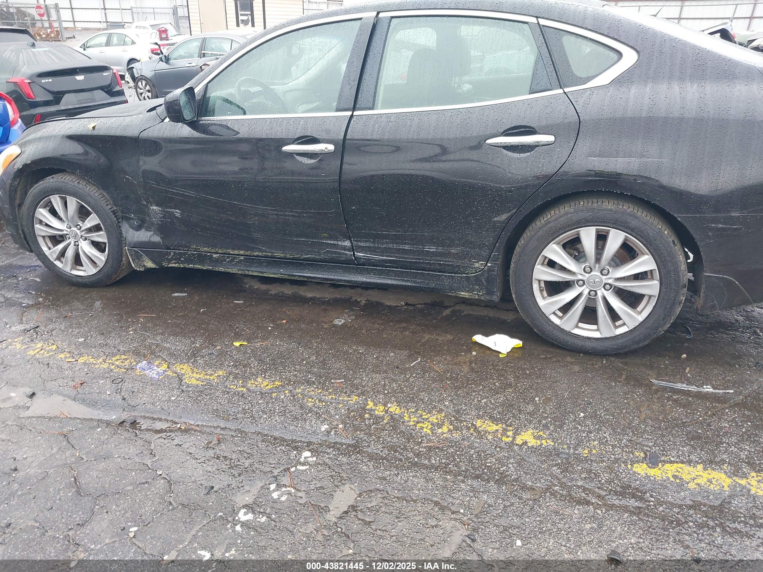 INFINITI M37 image 6