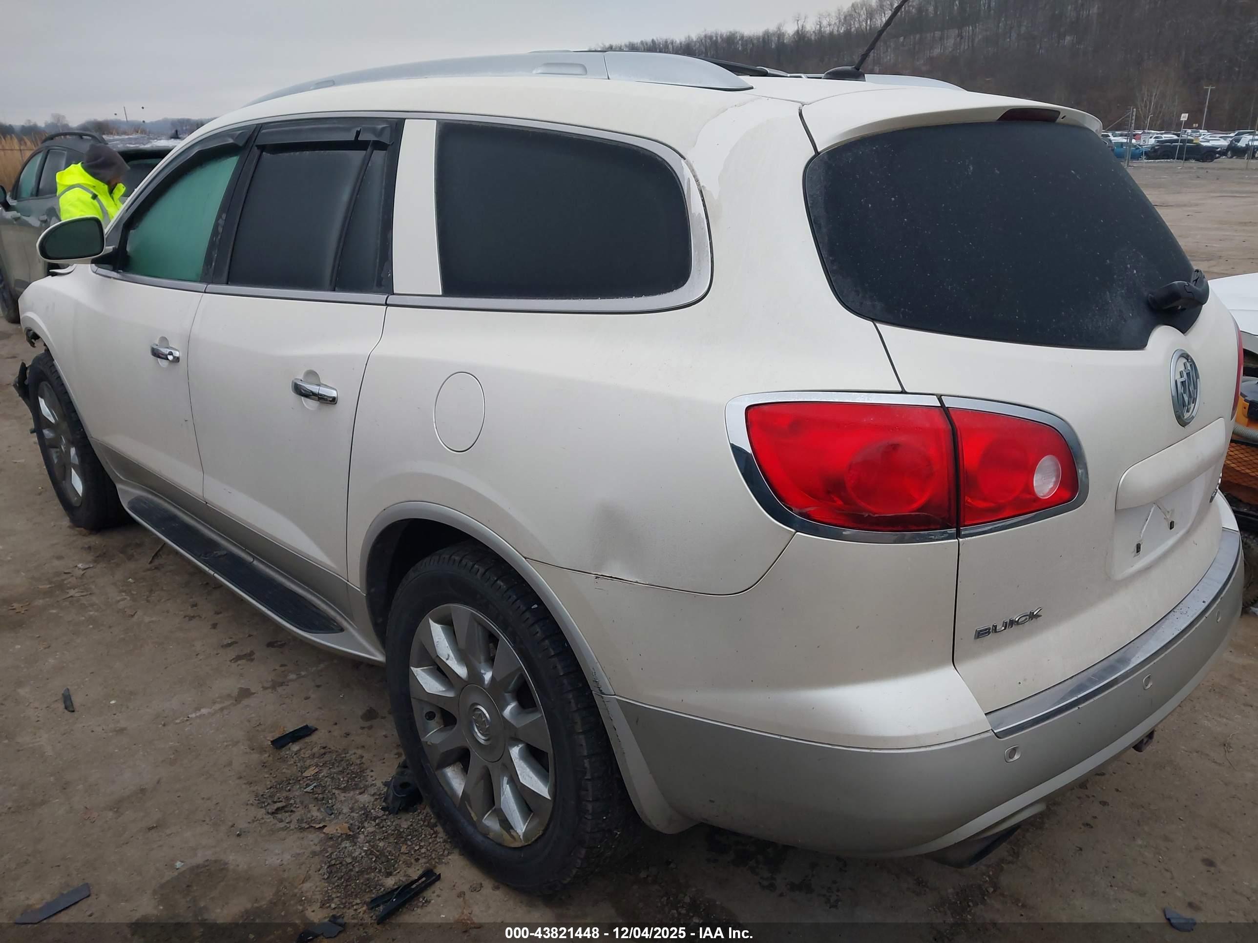 BUICK ENCLAVE image 3