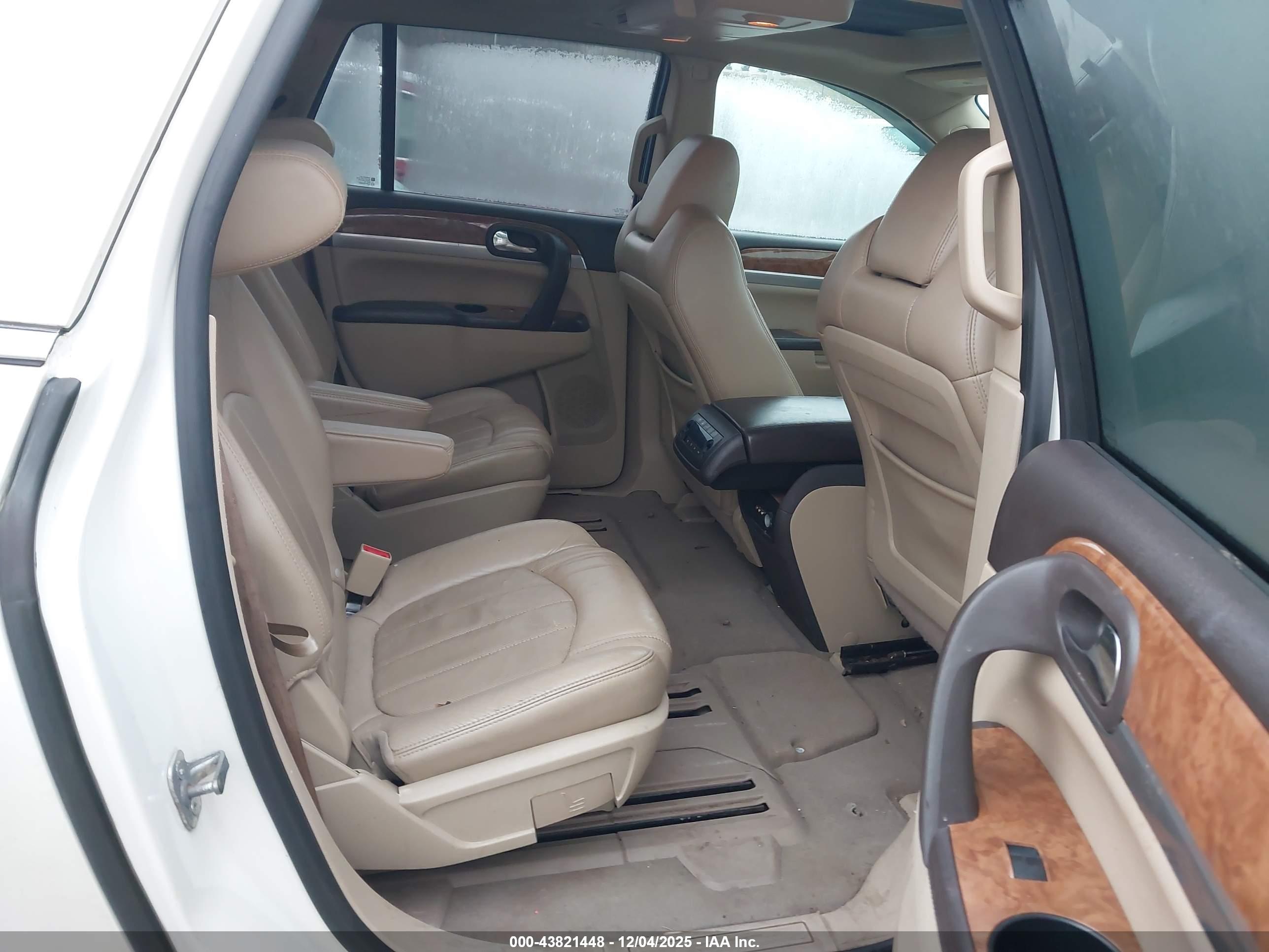BUICK ENCLAVE image 8
