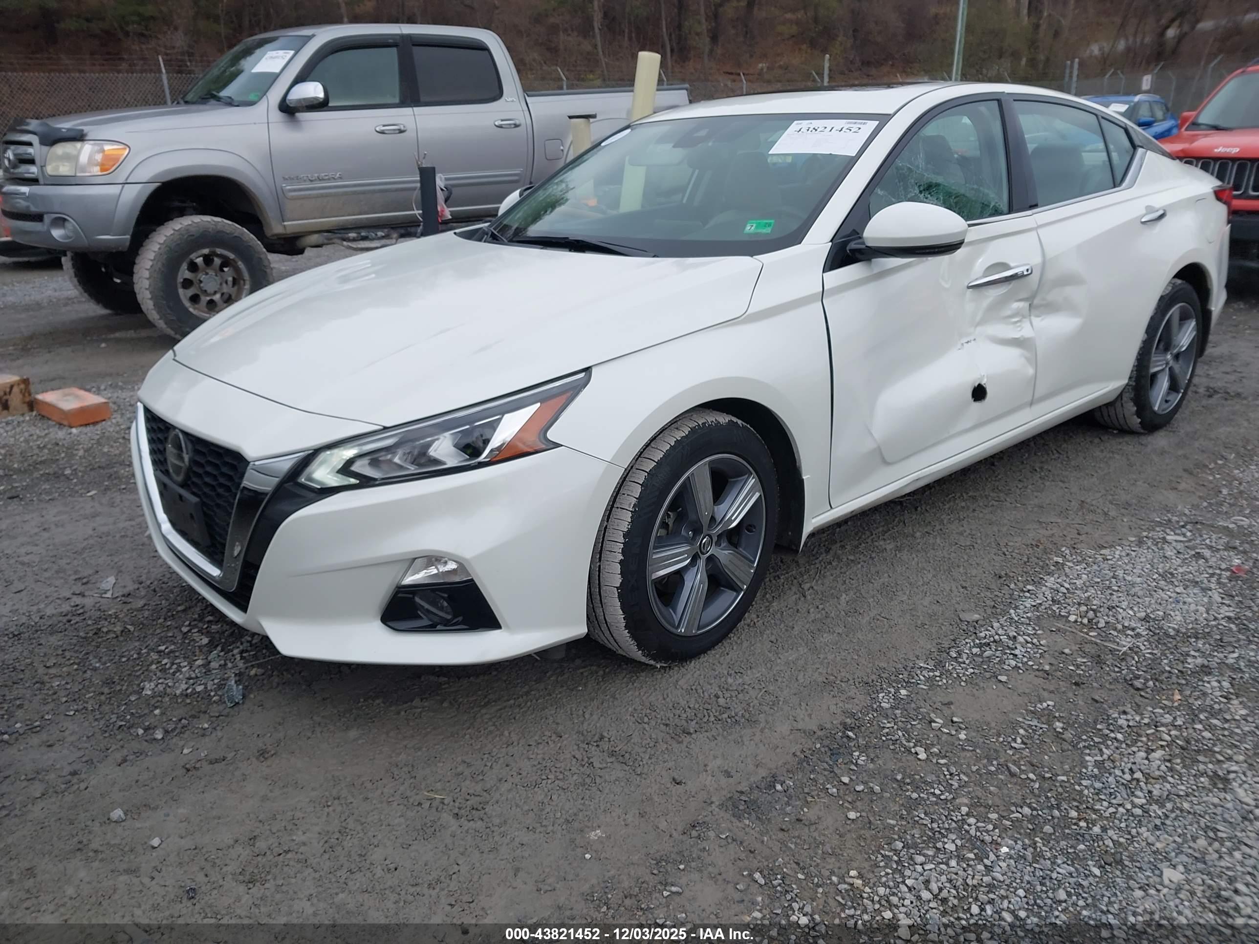 NISSAN ALTIMA image 2