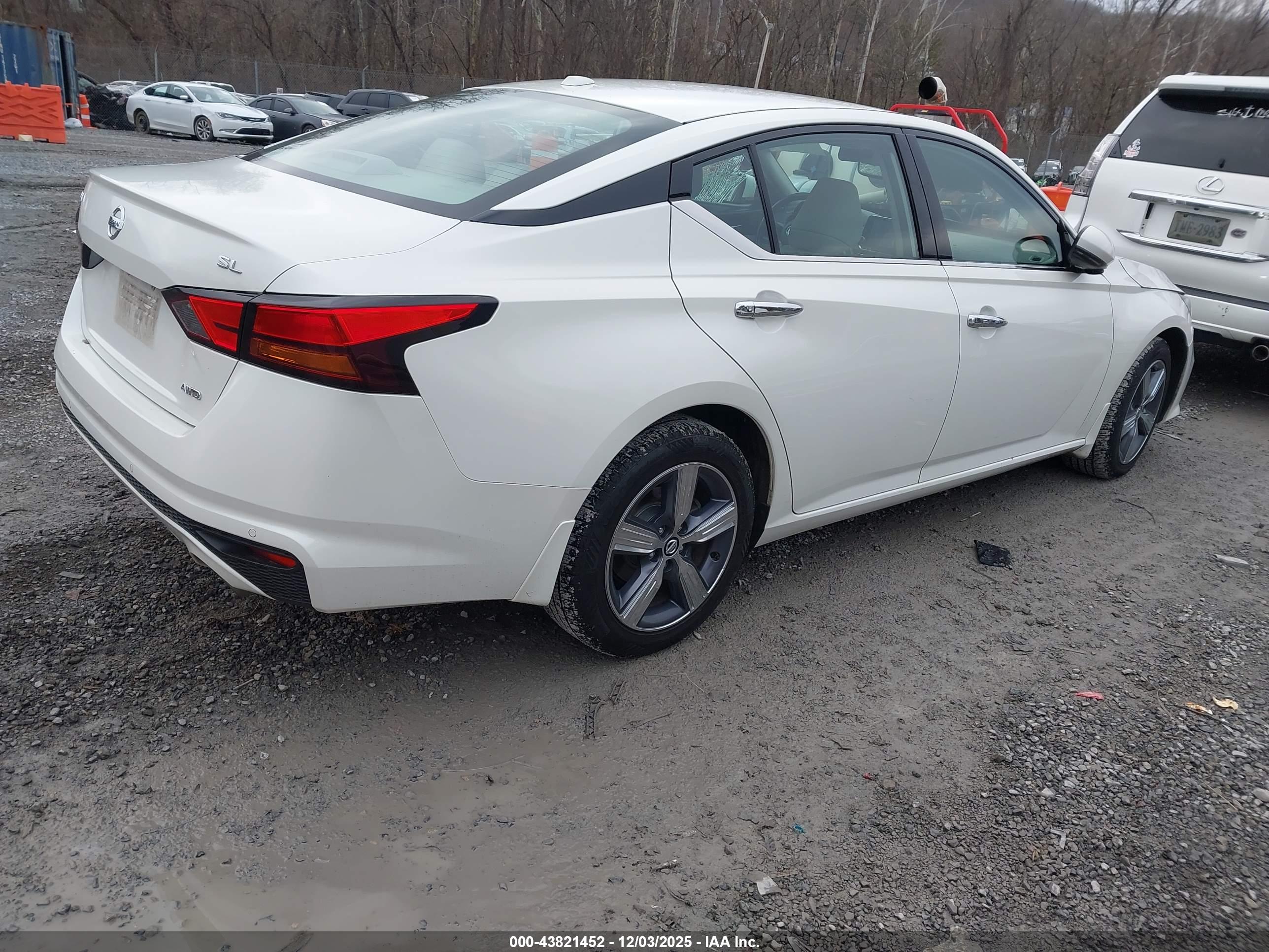 NISSAN ALTIMA image 4