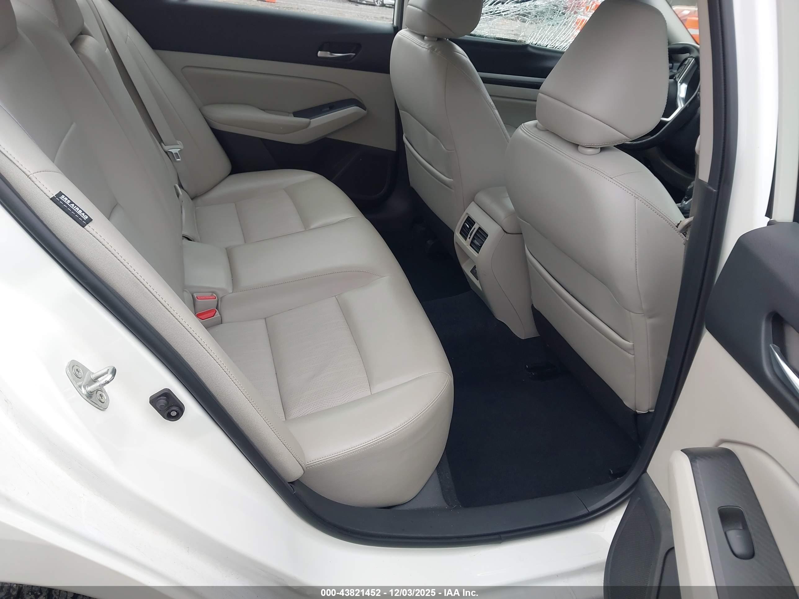 NISSAN ALTIMA image 8