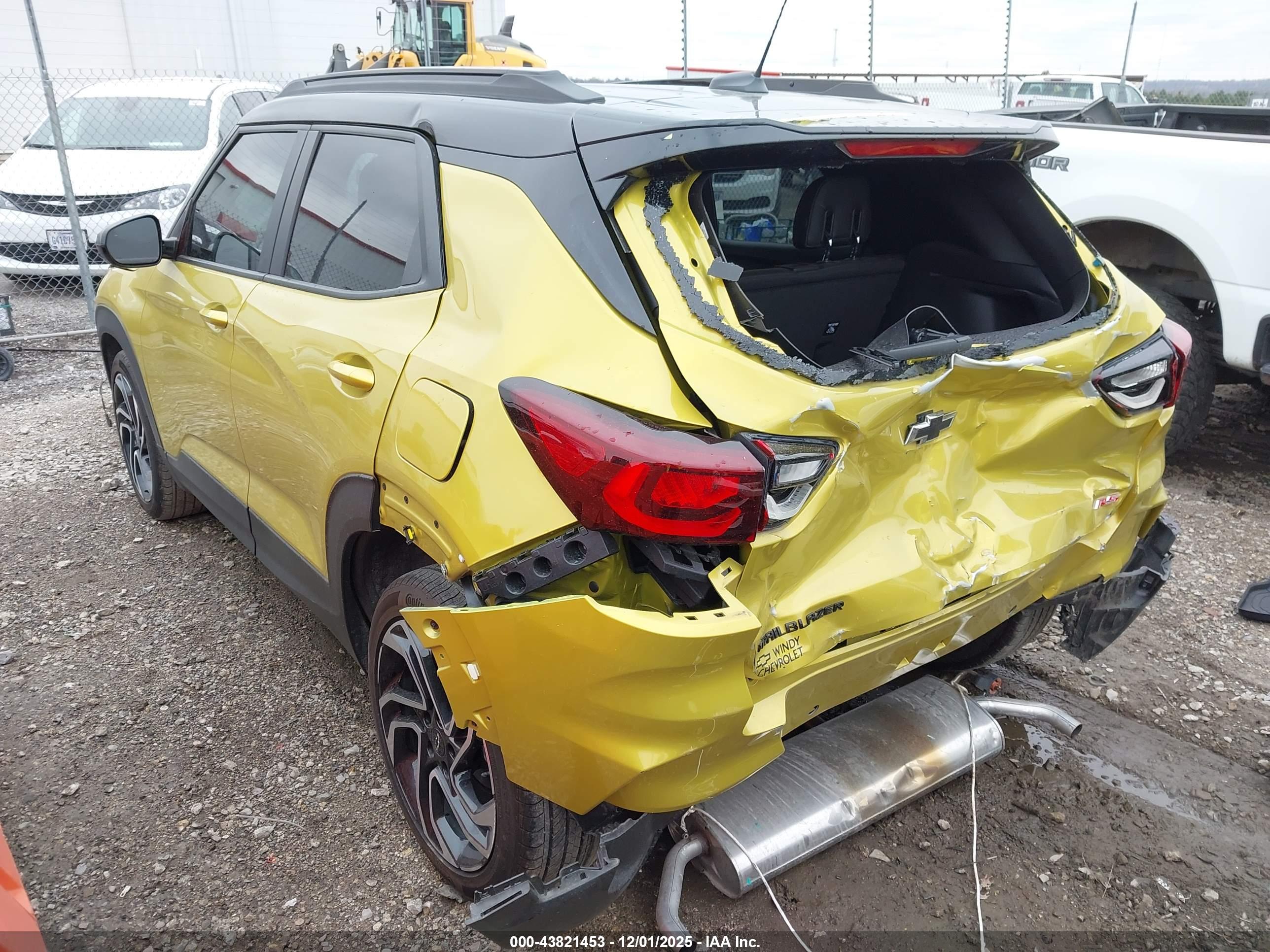 CHEVROLET TRAILBLAZER image 3