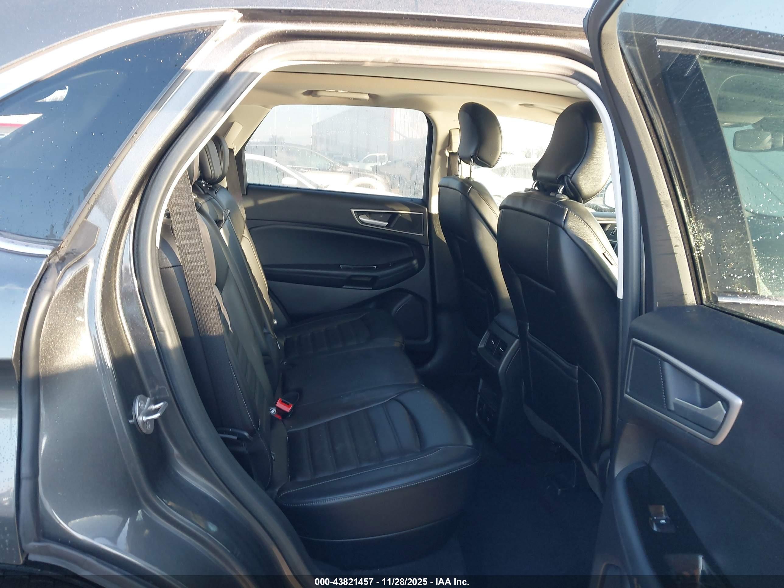 FORD EDGE image 8