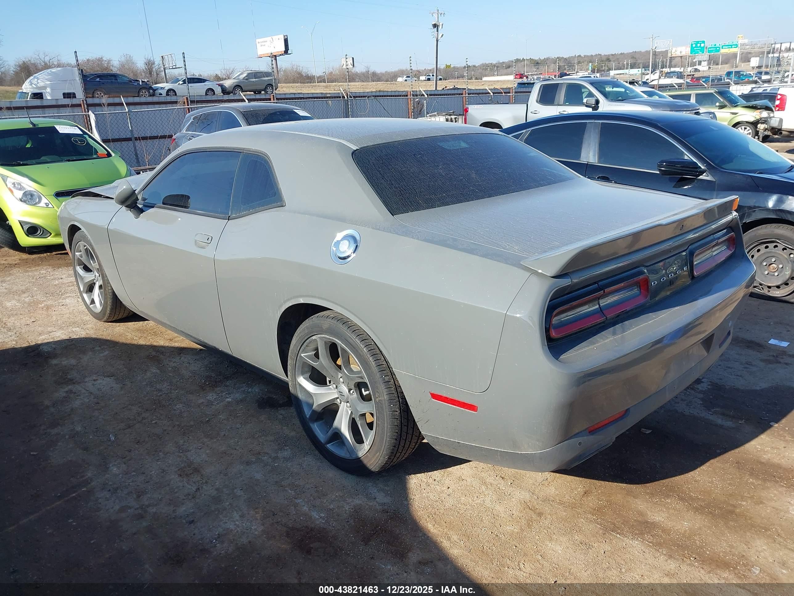 DODGE CHALLENGER image 3