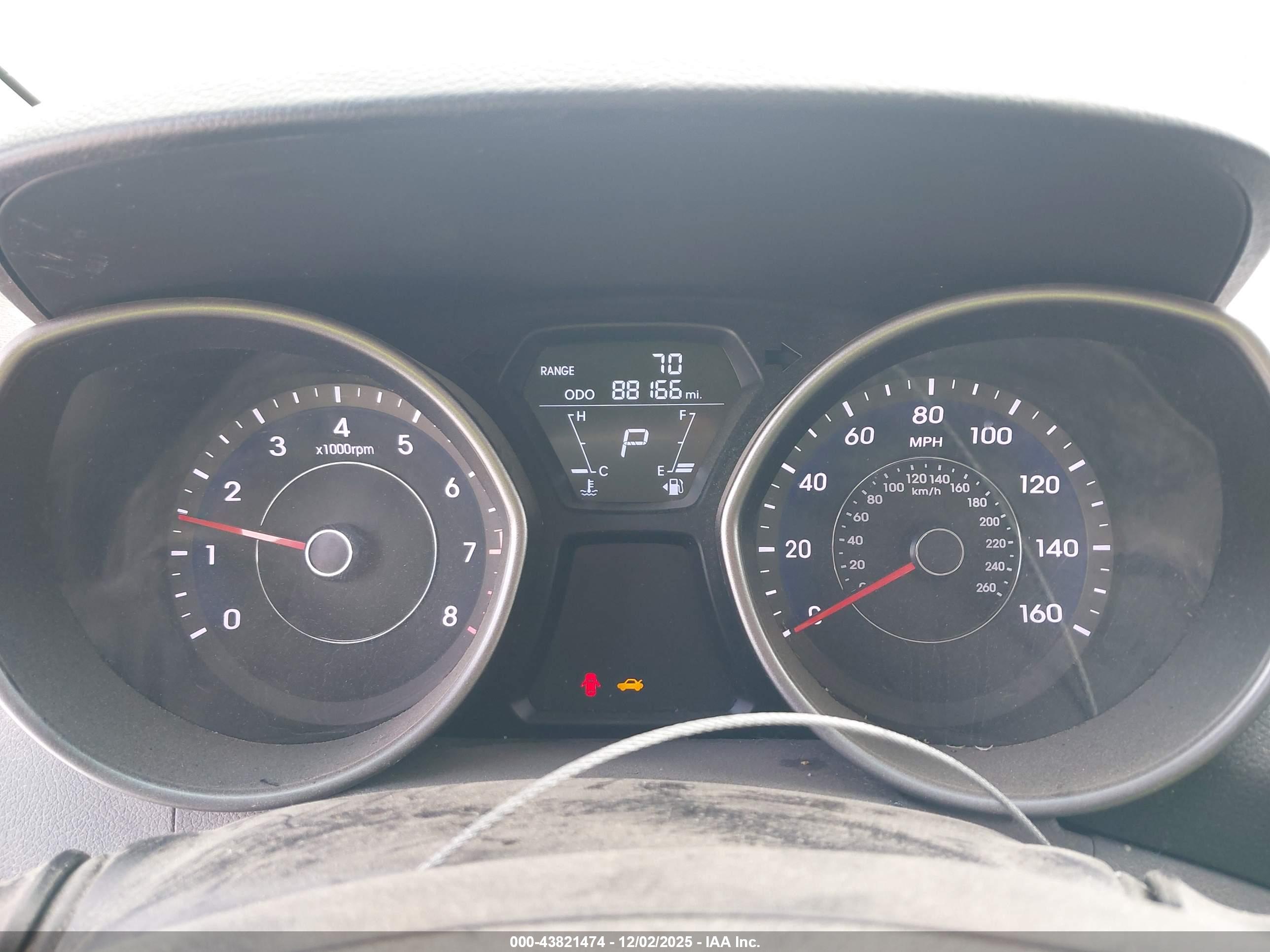 HYUNDAI ELANTRA image 7