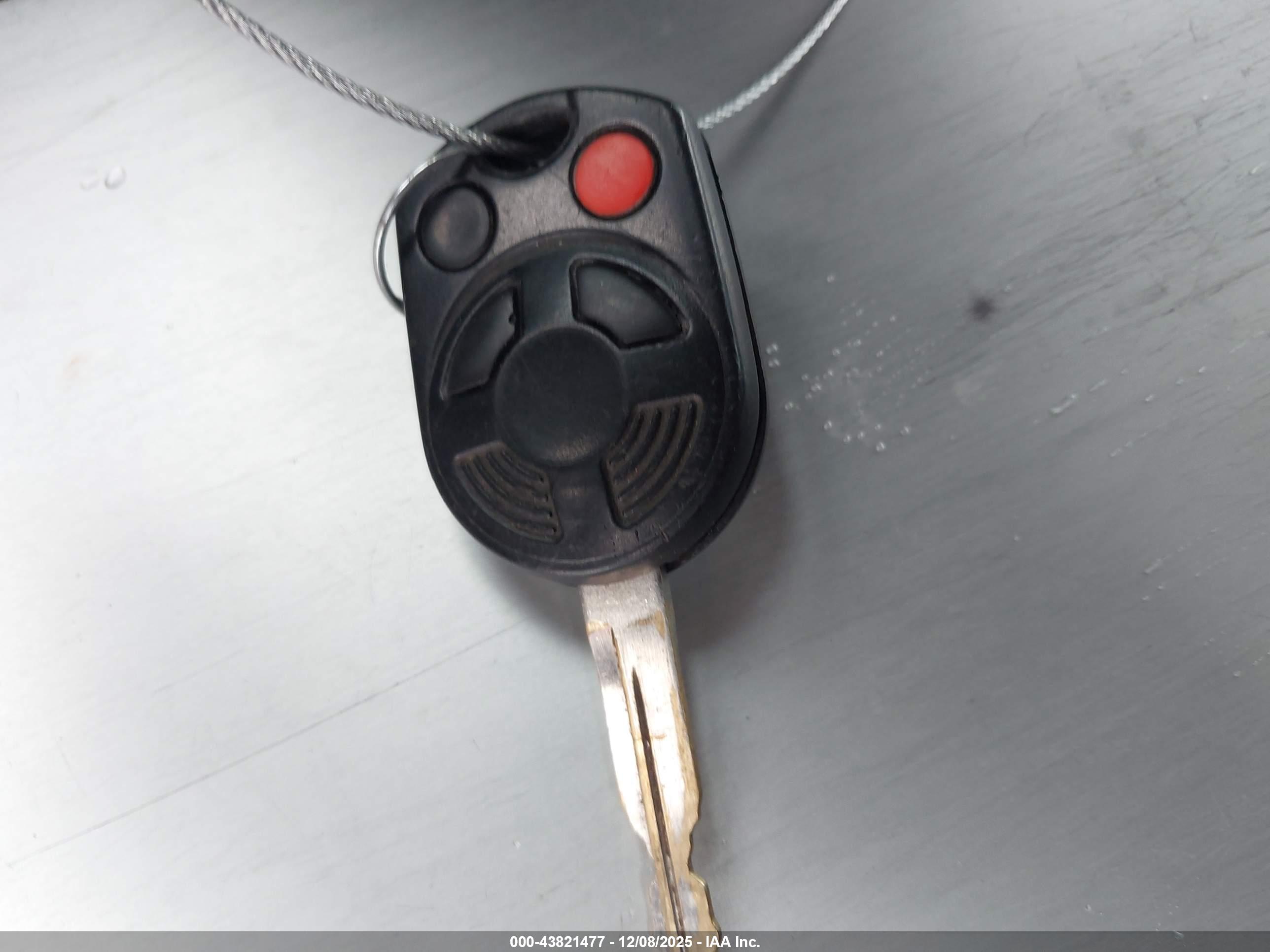 FORD FUSION image 11