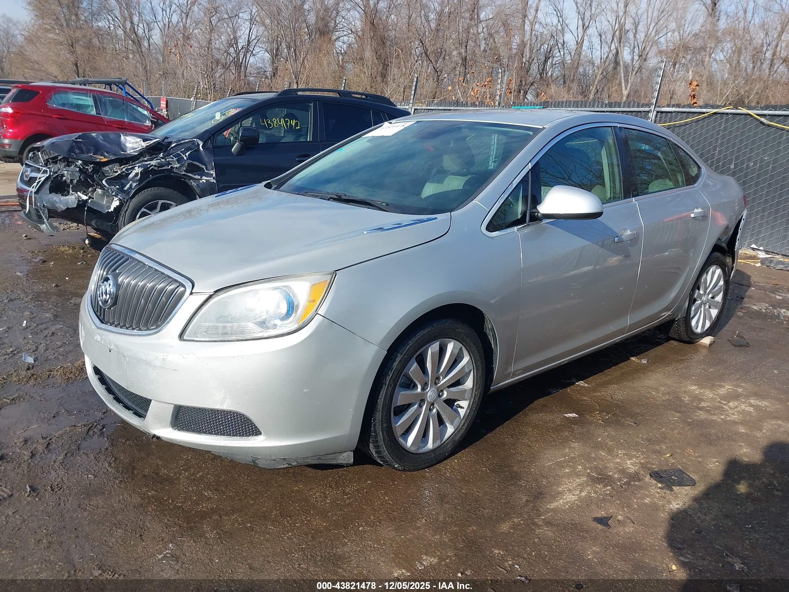 BUICK VERANO image 2