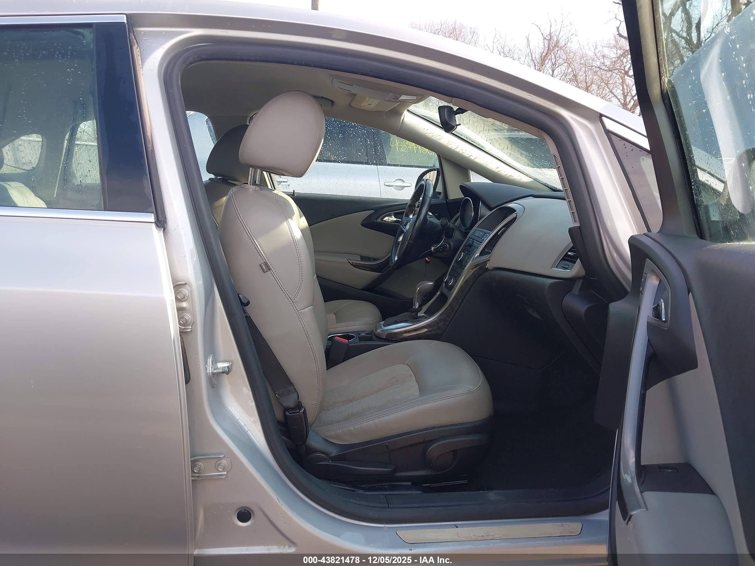 BUICK VERANO image 5