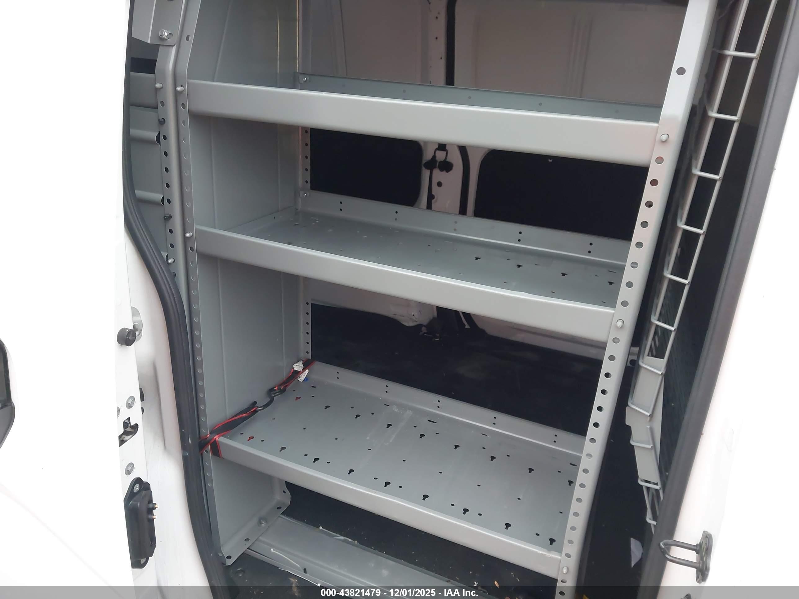 NISSAN NV image 8