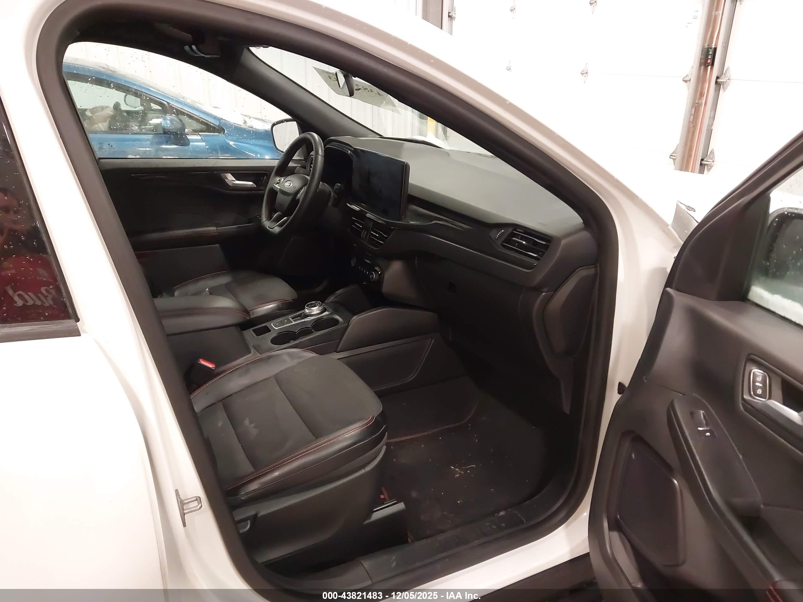 FORD ESCAPE image 5